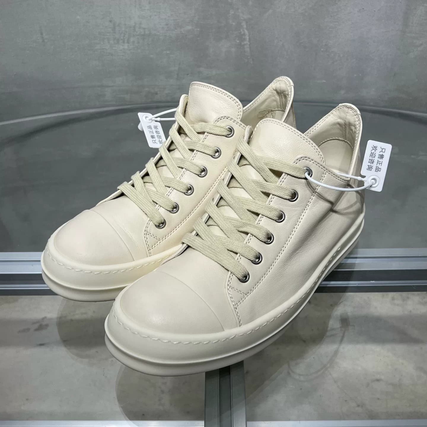 Конверсы Rick Owens/RO 24fw основной линии молочно-белого цвета
