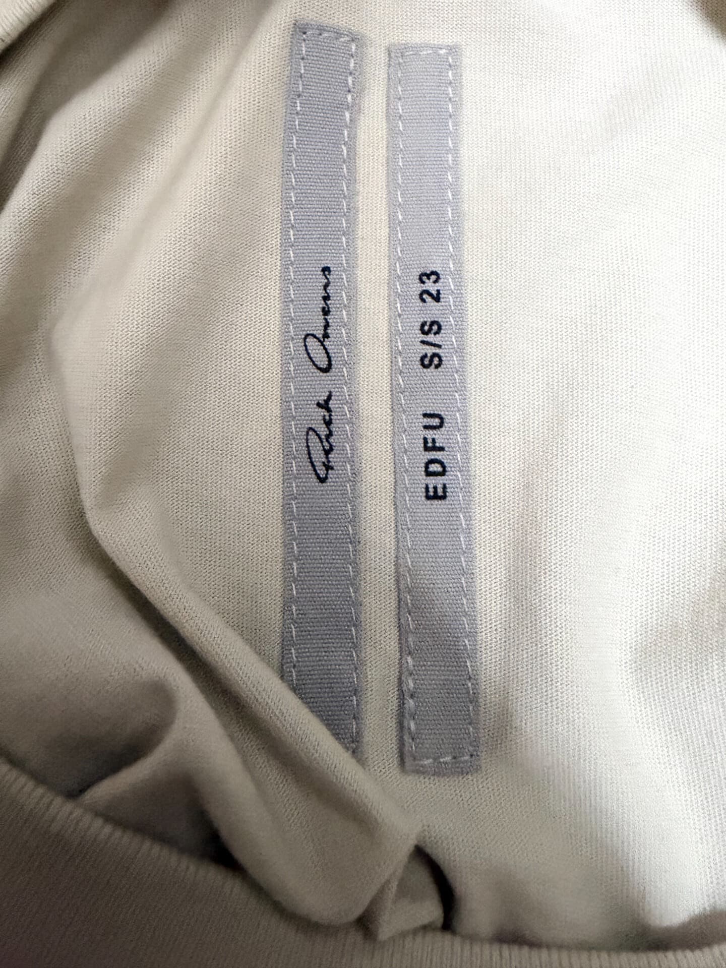 Кепка с тем же самым горбом rickowens devil horn в один слой.