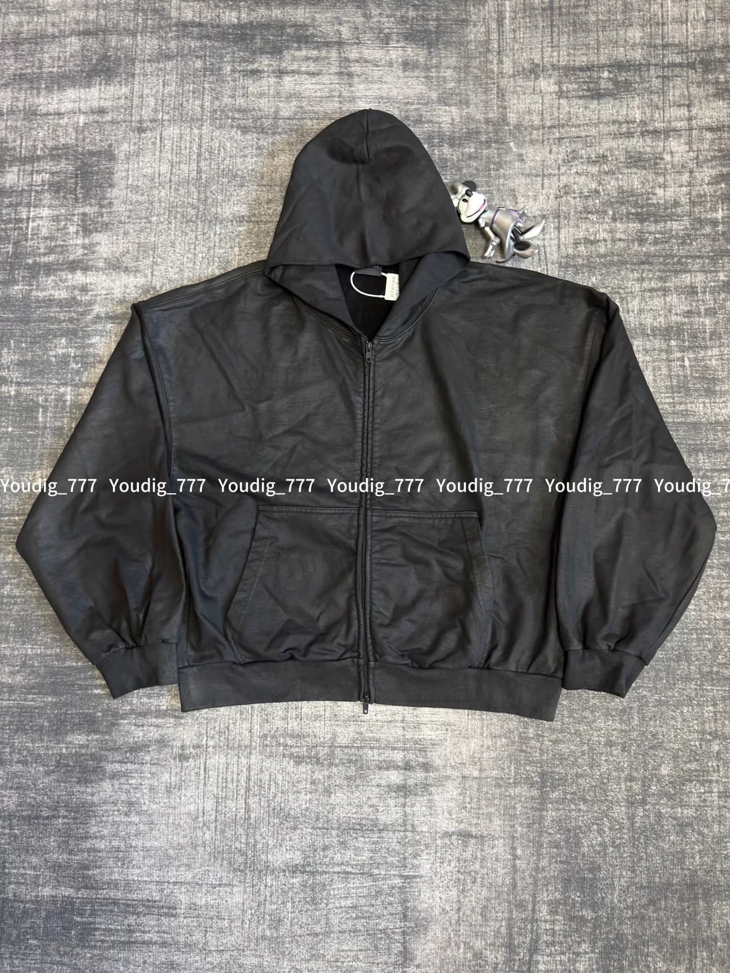 Balenciaga Balenciaga BLCG SS26 Старый воск для кистей