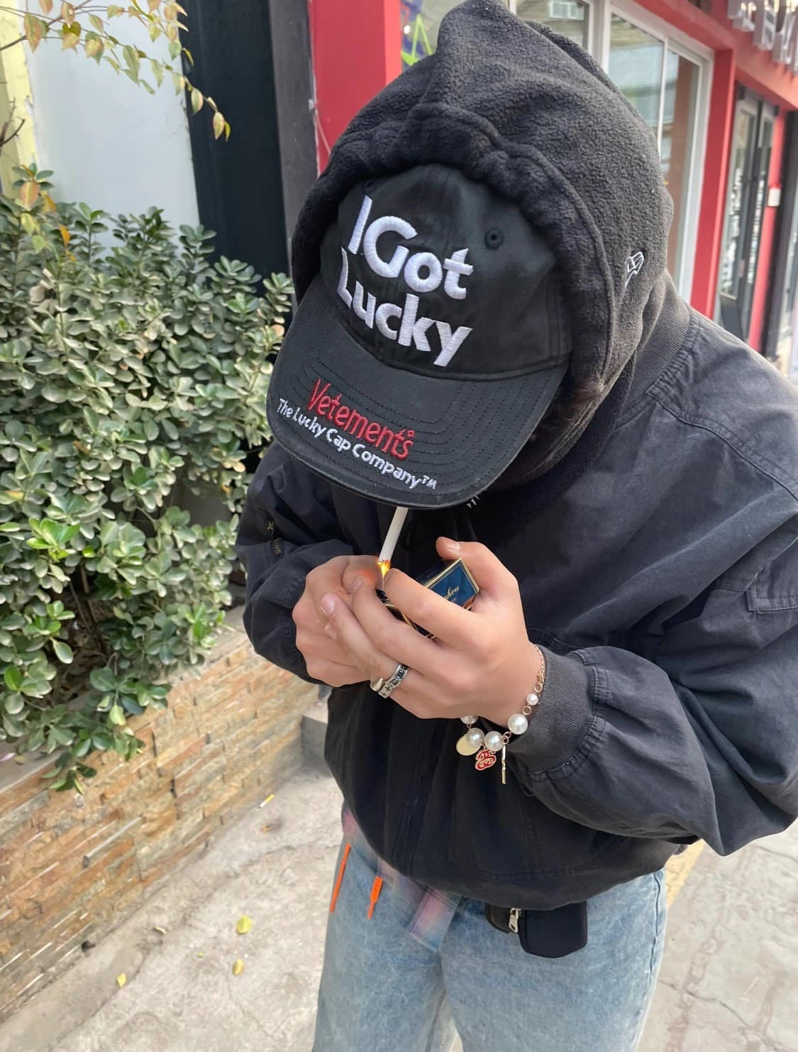 Vetements 22FW выстиранная серая вышитая шапочка с солнцезащитным козырьком и длинными полями lucky“
