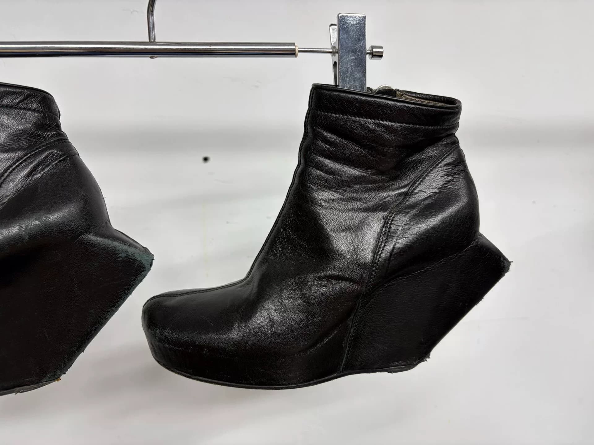 Черные ботинки на танкетке особой формы RICKOWENS RO main line, размер 36, темно-черный