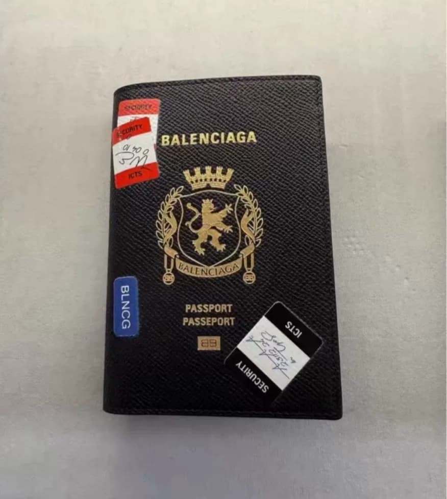 Наклейка-этикетка Balenciaga Balenciaga 25FW из черной телячьей кожи