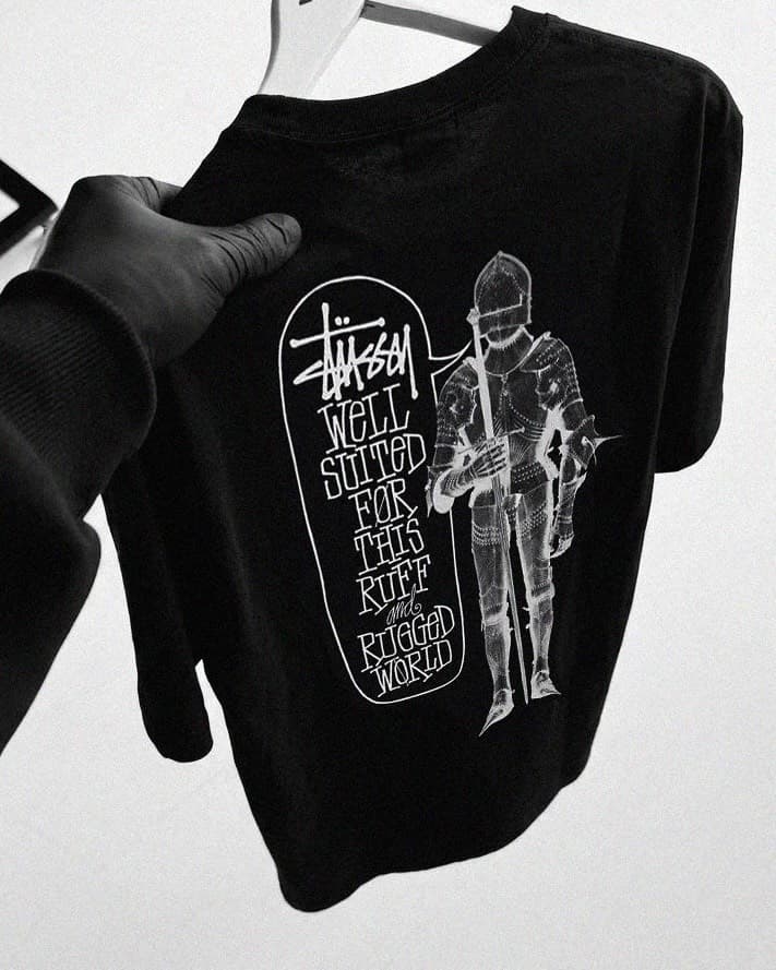 Черный костюм рыцаря в доспехах Stussy SS25 с короткими рукавами размера m, абсолютно новый, только примерьте на безмозглого