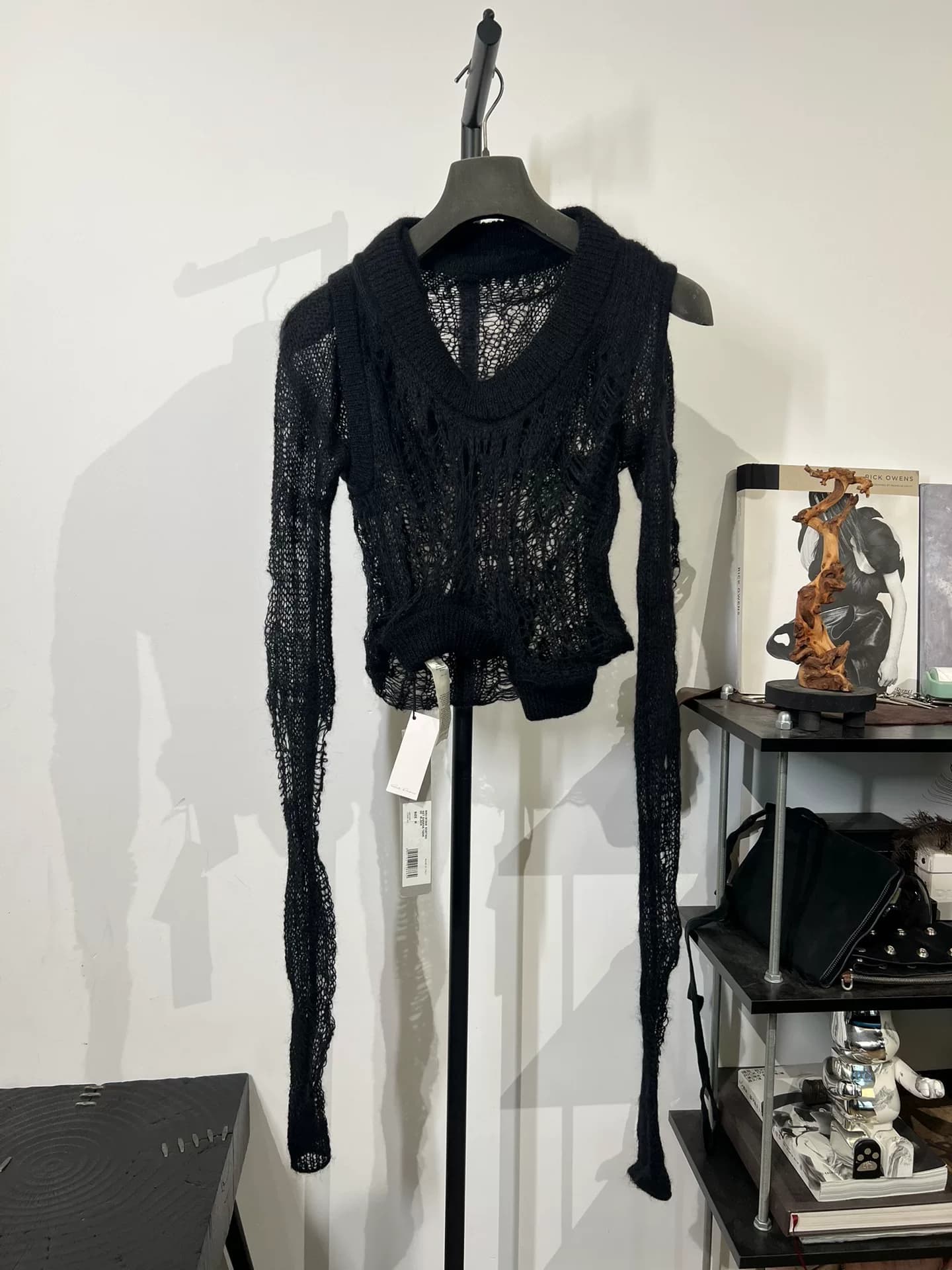 свитер Rick Owens show из мохера с двухслойным низом в виде паутинки от Rick Owens show.