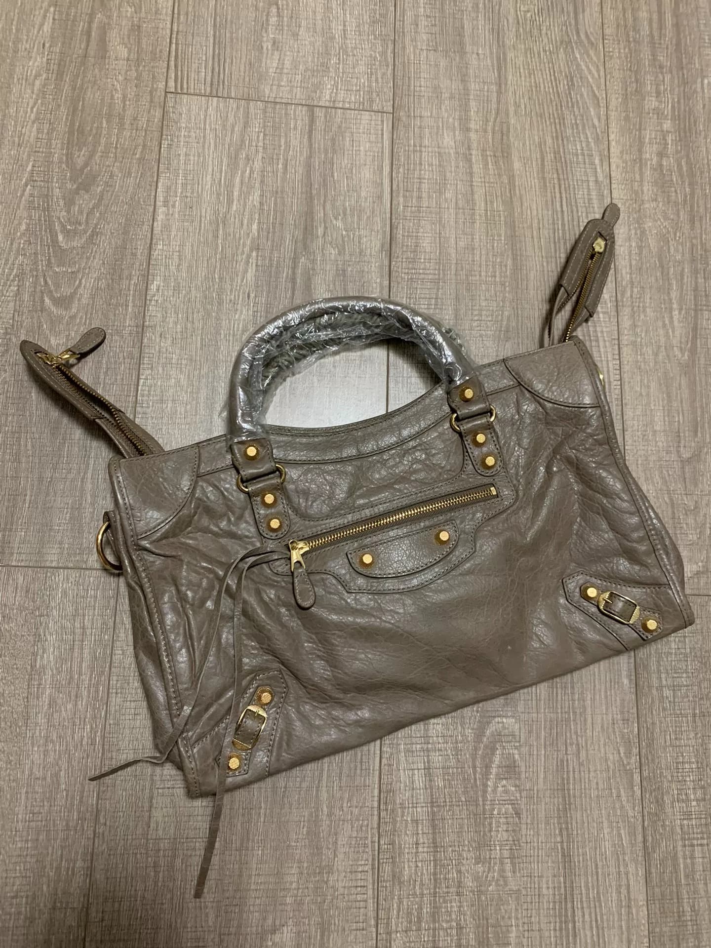 BALENCIAGA Мотоциклетная сумка Balenciaga City Medium от Balenciaga