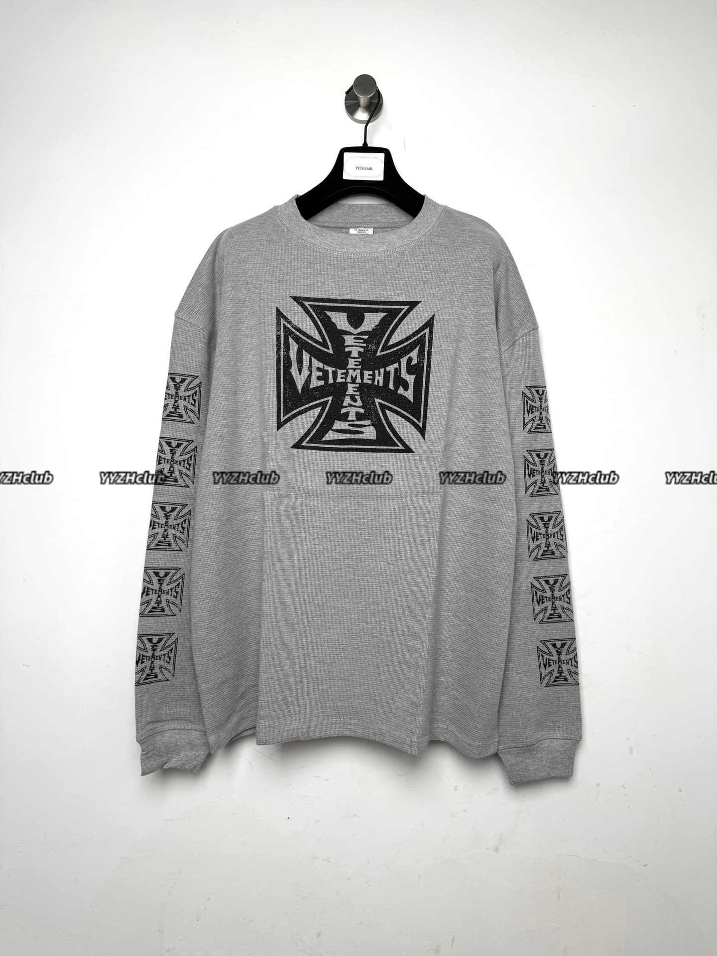 Перекрестный принт Vtm Ss/26 vetements