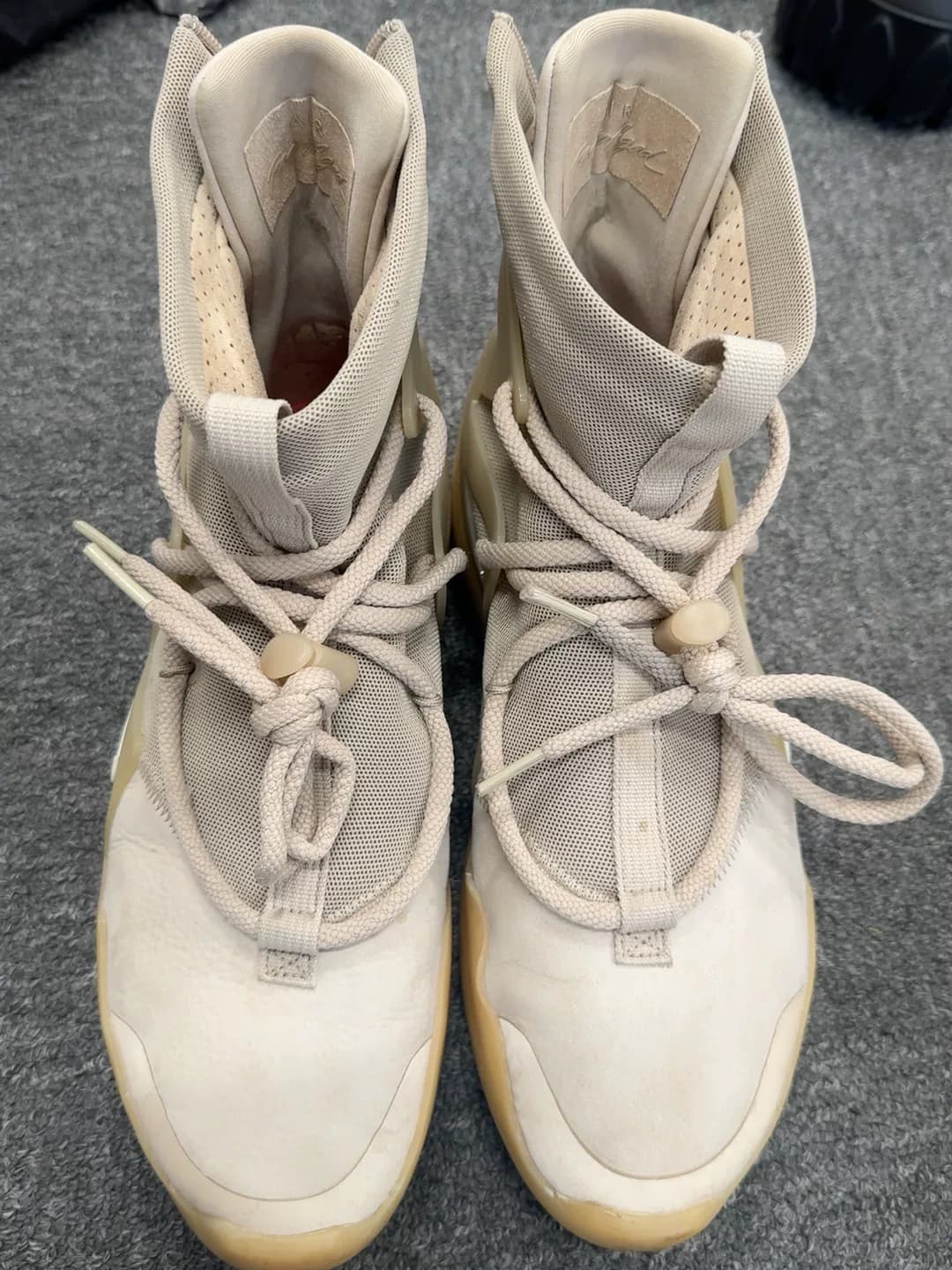 Высокие кроссовки Nike FOG x Fear of God овсяно-желтого цвета