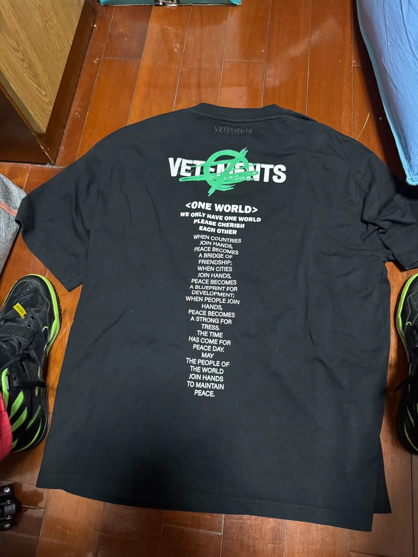 Черная футболка с короткими рукавами VETEMENTS, размер L