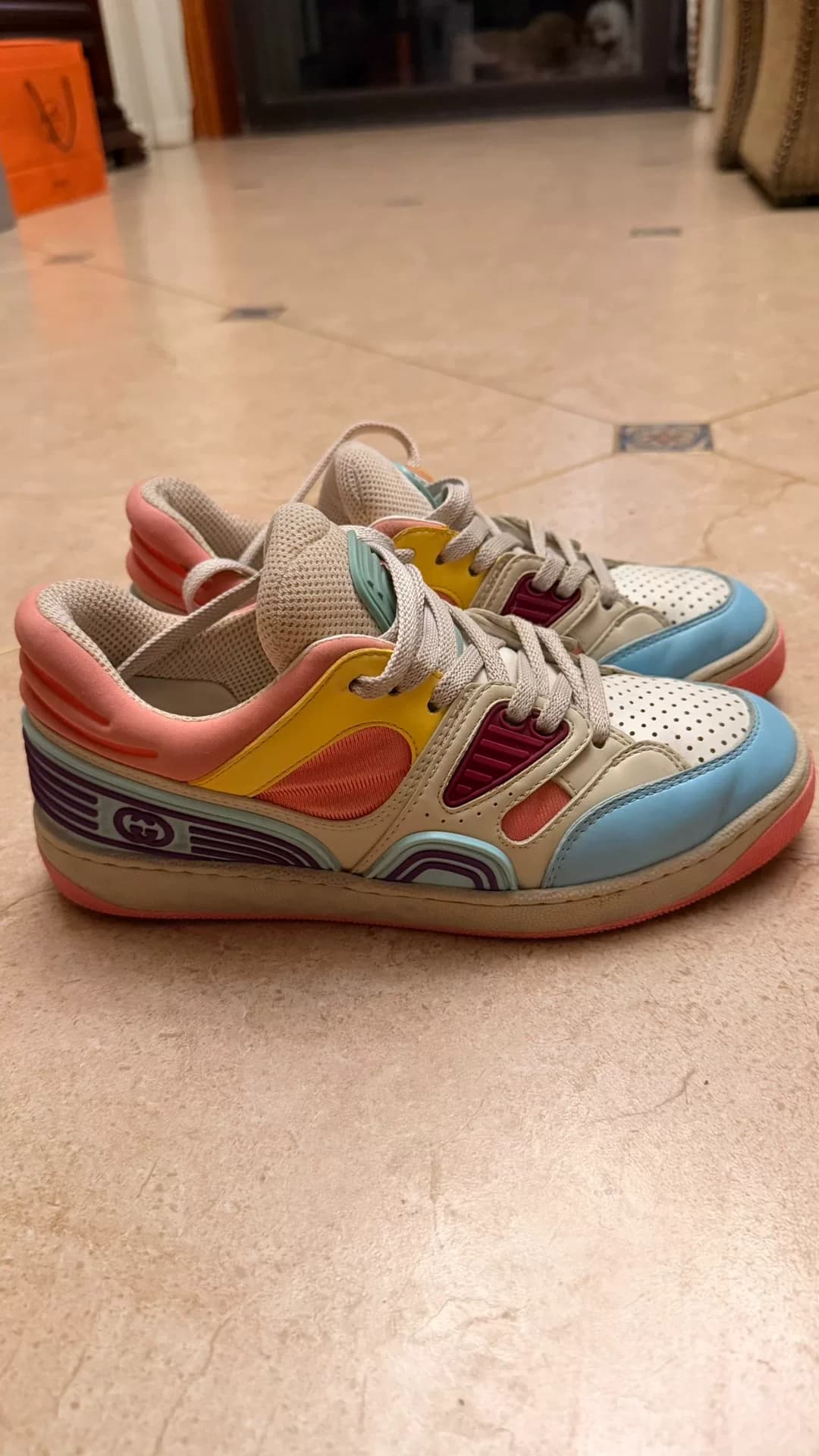 GUCCI Gucci Basket из ткани на шнуровке с круглым вырезом горловины и декольте fashion board