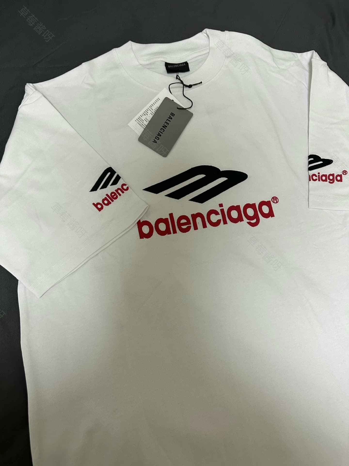 Футболка с короткими рукавами Balenciaga, вышитая буквами Balenciaga