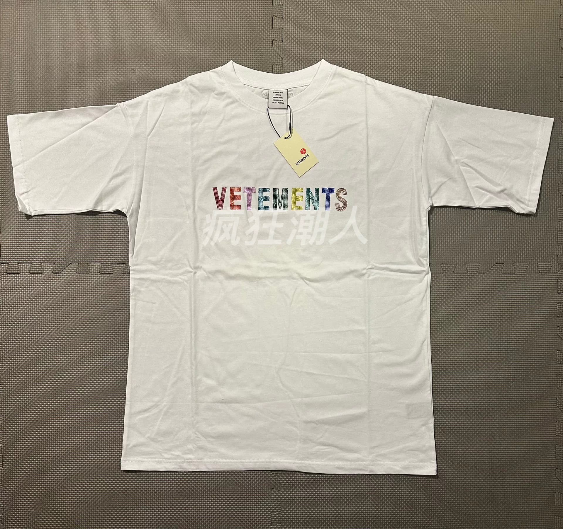 VETEMENTS Witt - симпатичный новый радужный логотип с бриллиантовой буквенной печатью на американской главной улице