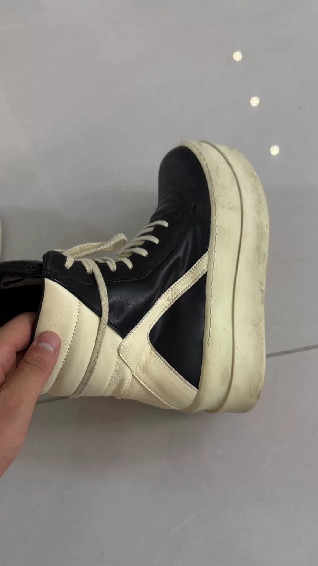 Туфли Rick Owens с высоким берцем и перевернутым треугольником на толстой подошве, черно-белые в тон, размер 41, натуральная кожа