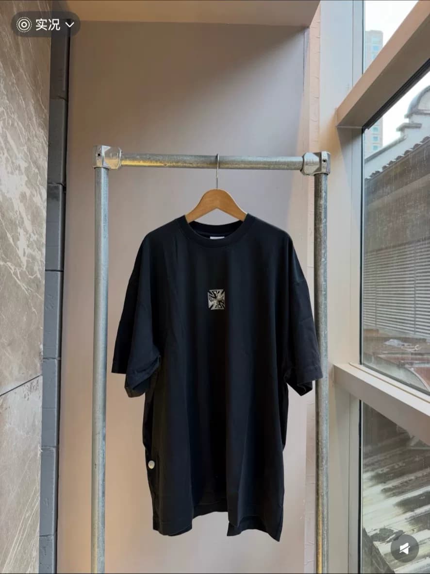 новая весенне-летняя футболка vetements 2026
