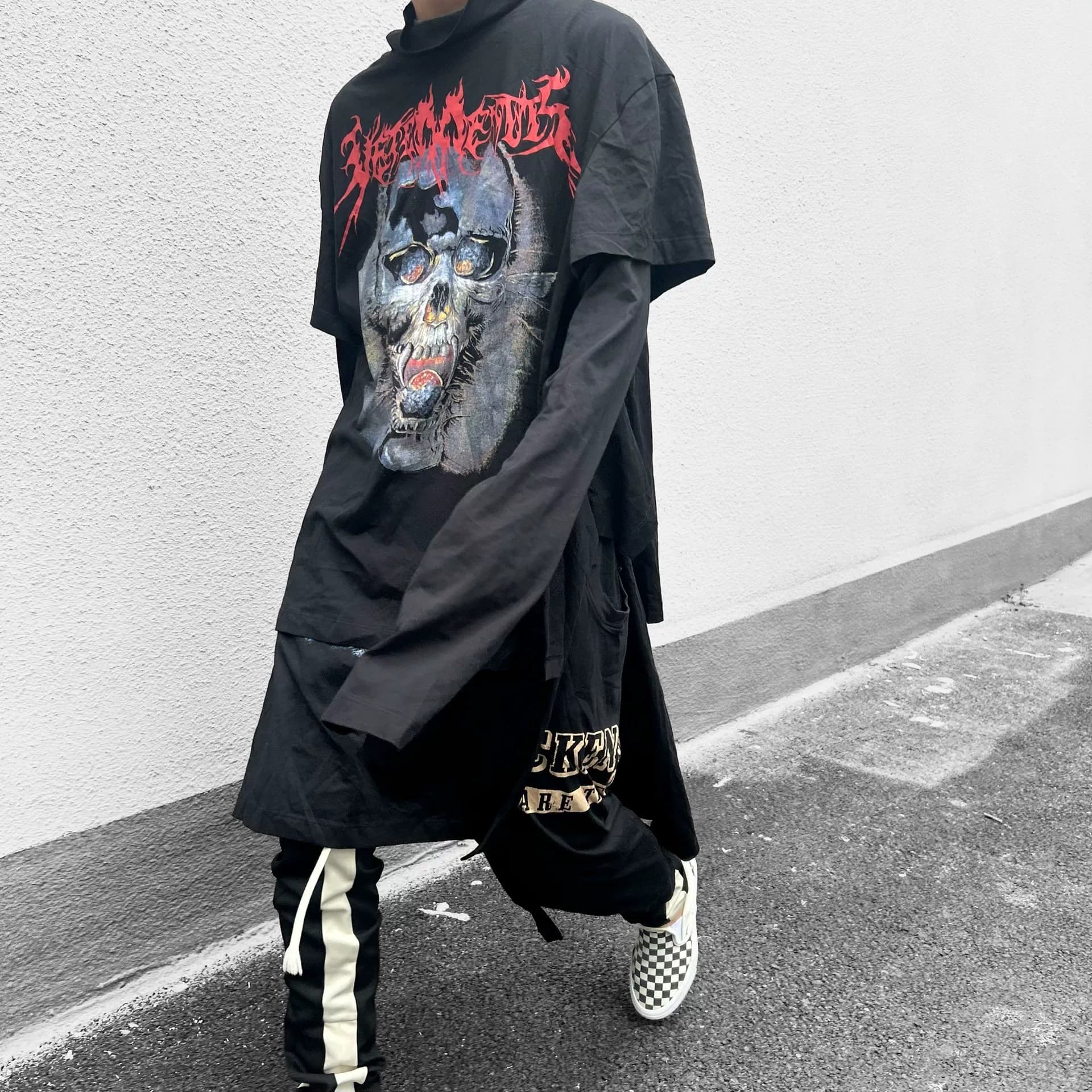 Поддельный костюм-тройка с принтом черного черепа от Electric shock VETEMENTS