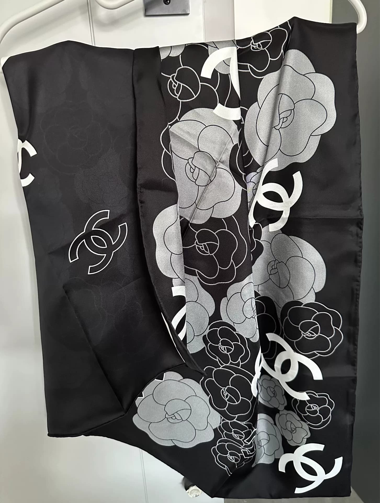 Двусторонний шелковый шарф Chanel camellia, 90*90 см, 100% шелк, двойной