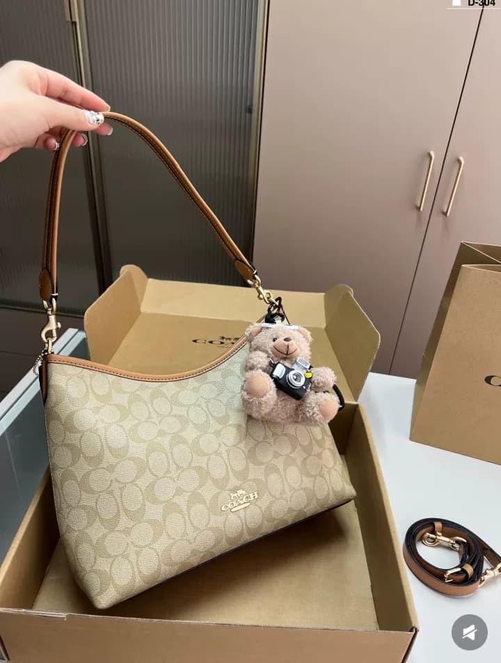 Подлинная совершенно новая аутентичная американская сумка Ole Coach Coach wandering bag лаврового молочного чайного цвета с наклоном