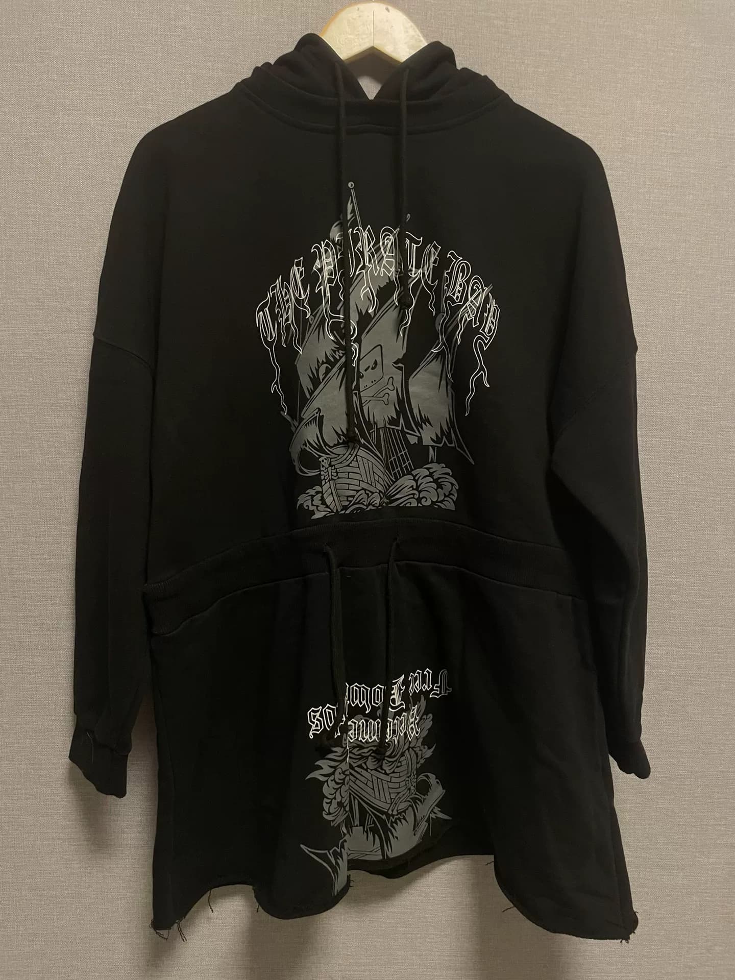 Свитер Corsair от Vetements 19FW show