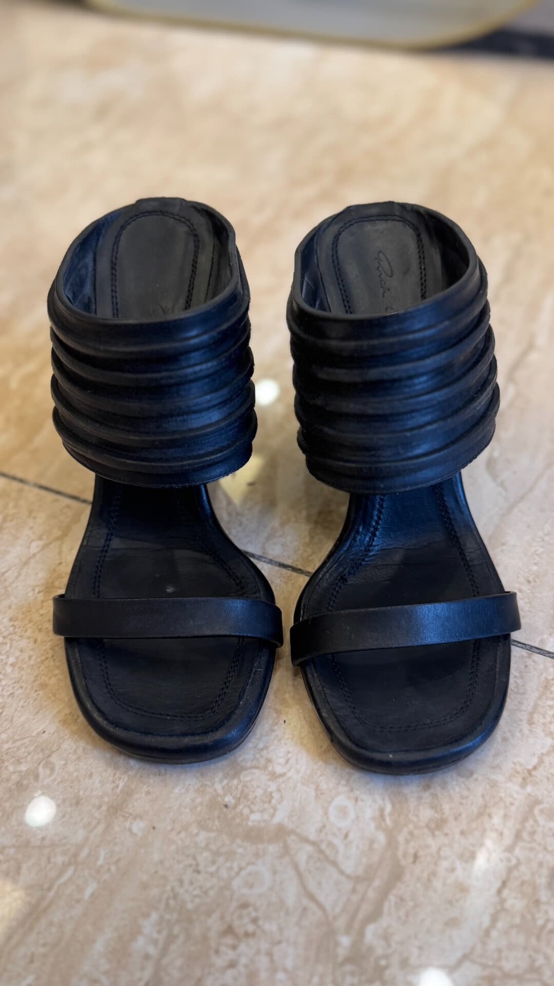 Босоножки на танкетке Rick owens, размер 36, материал - овчина, форма обуви очевидна