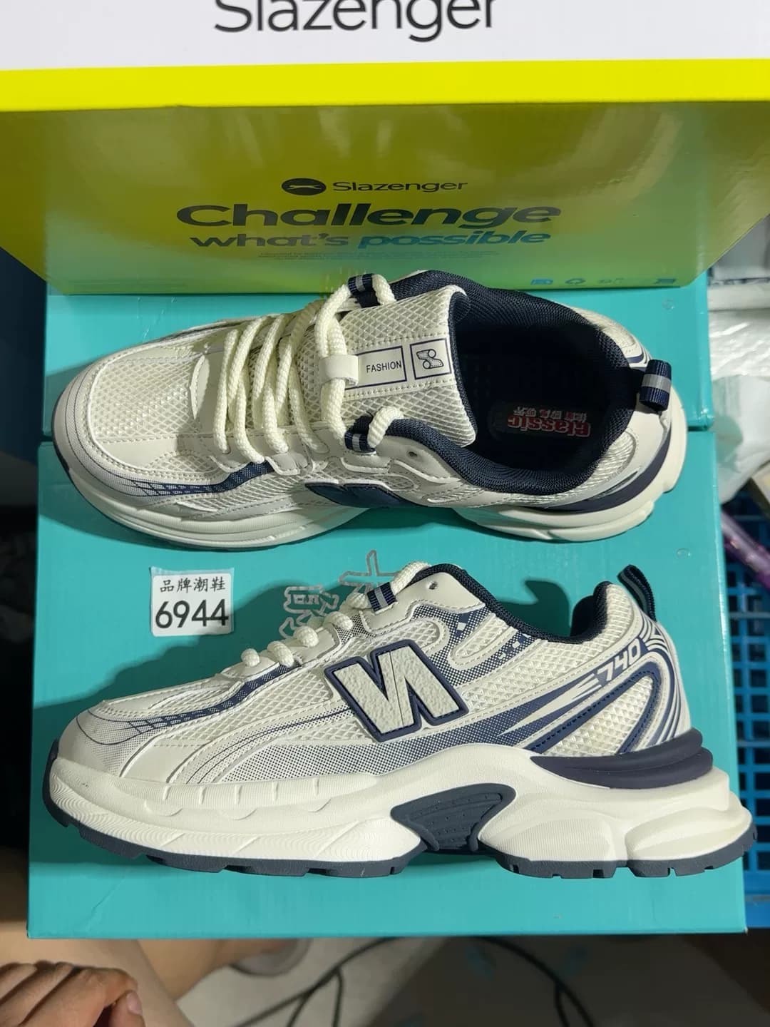 Почти новые оригинальные кроссовки New Balance 740, спортивная обувь, мужская обувь 42 размера, покупайте цветы в обычных магазинах
