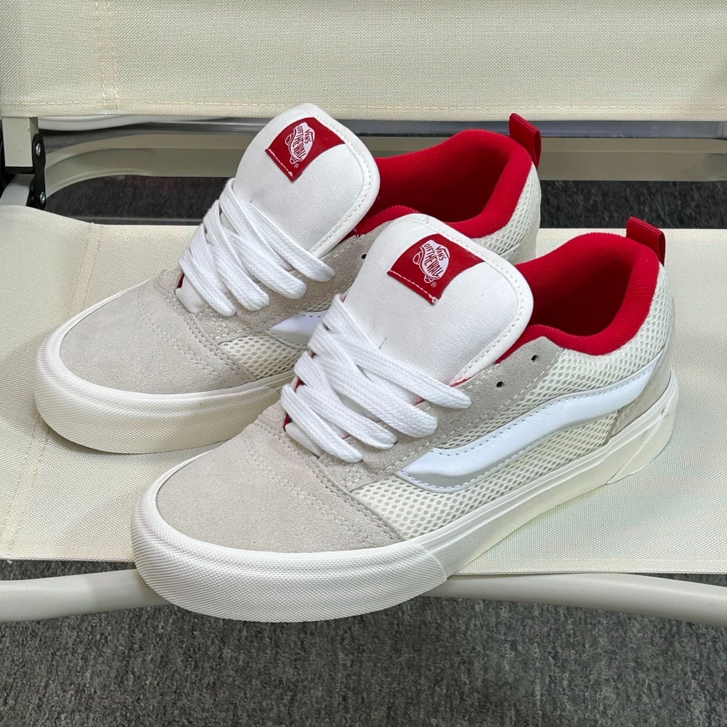 Кроссовки Vans Knu Skool Bread Бежево-красные из сетки