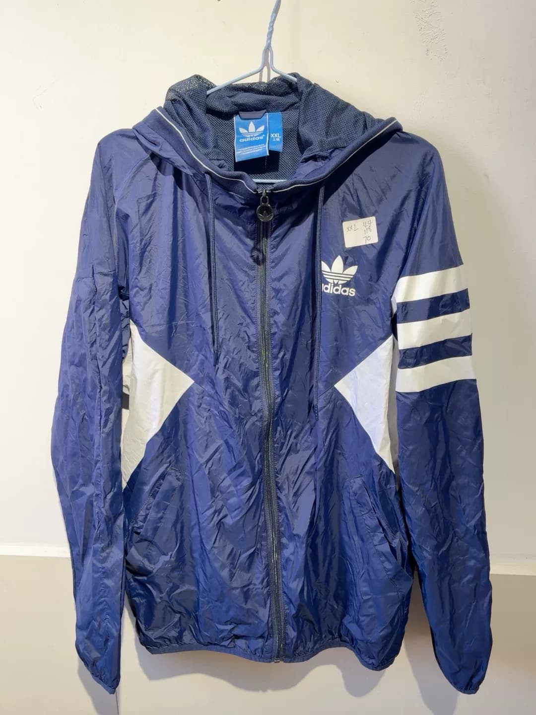 спортивная куртка adidas Adidas clover в тон бело-голубому, размер XXL (180