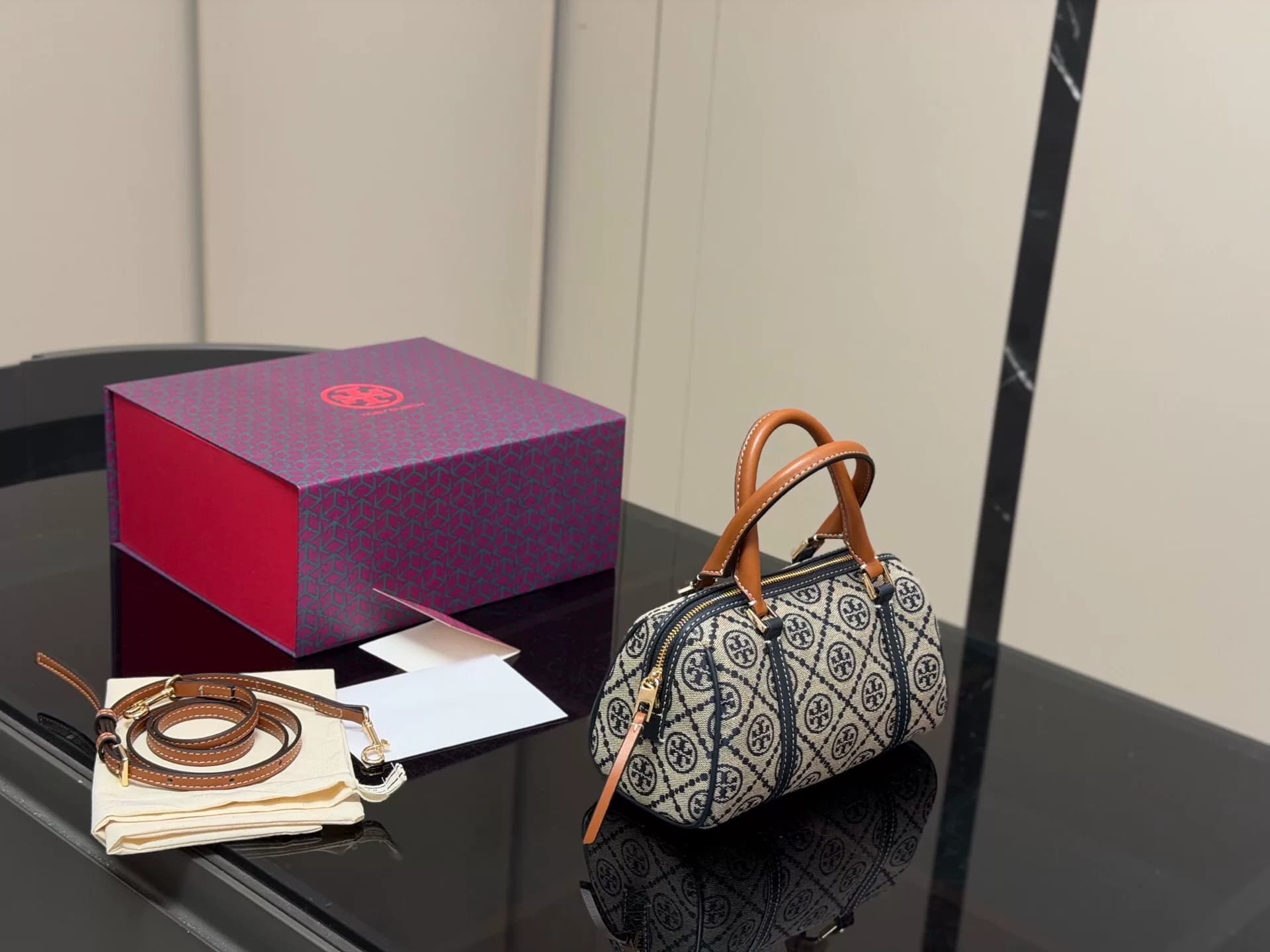 TB Toriburch новая складная коробка mini Boston Bag