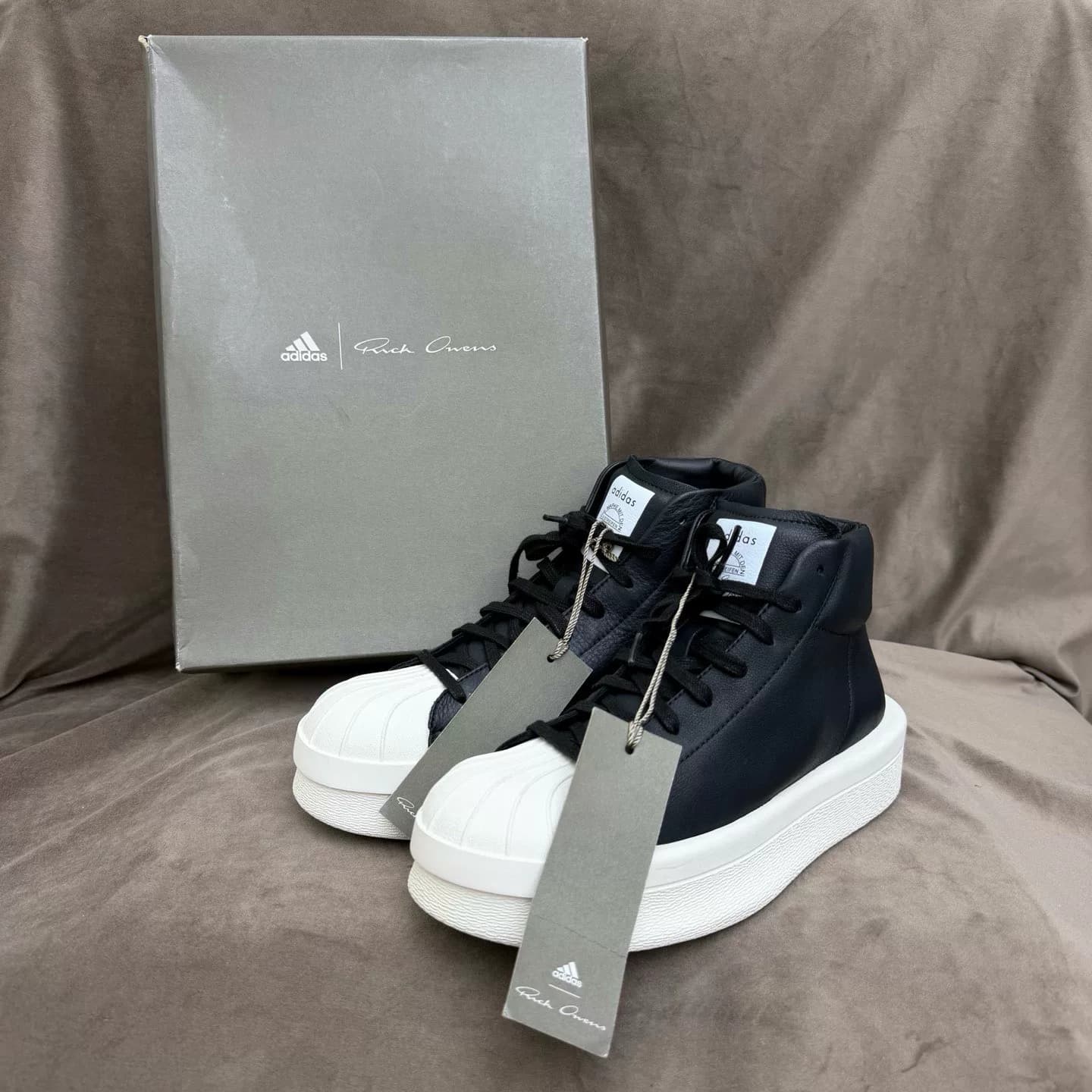 Рик Оуэнс, Adidas, черно-белый кобрендинг Adidas