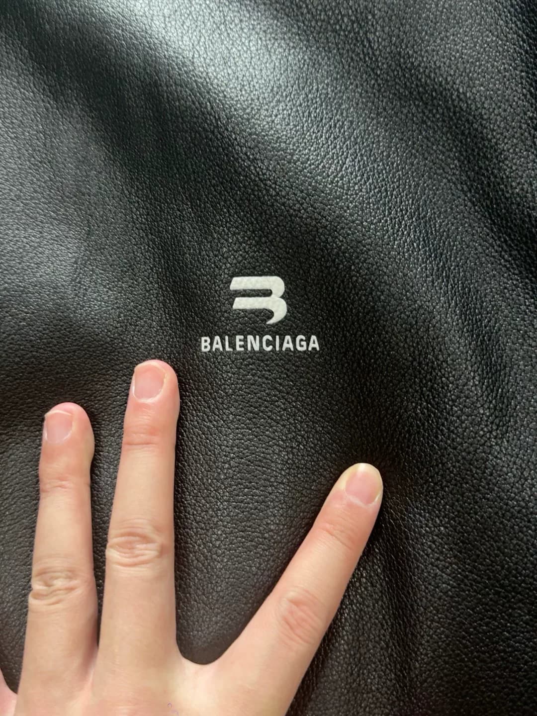 Кожаная куртка Balenciaga Balenciaga Taxi в самом разгаре