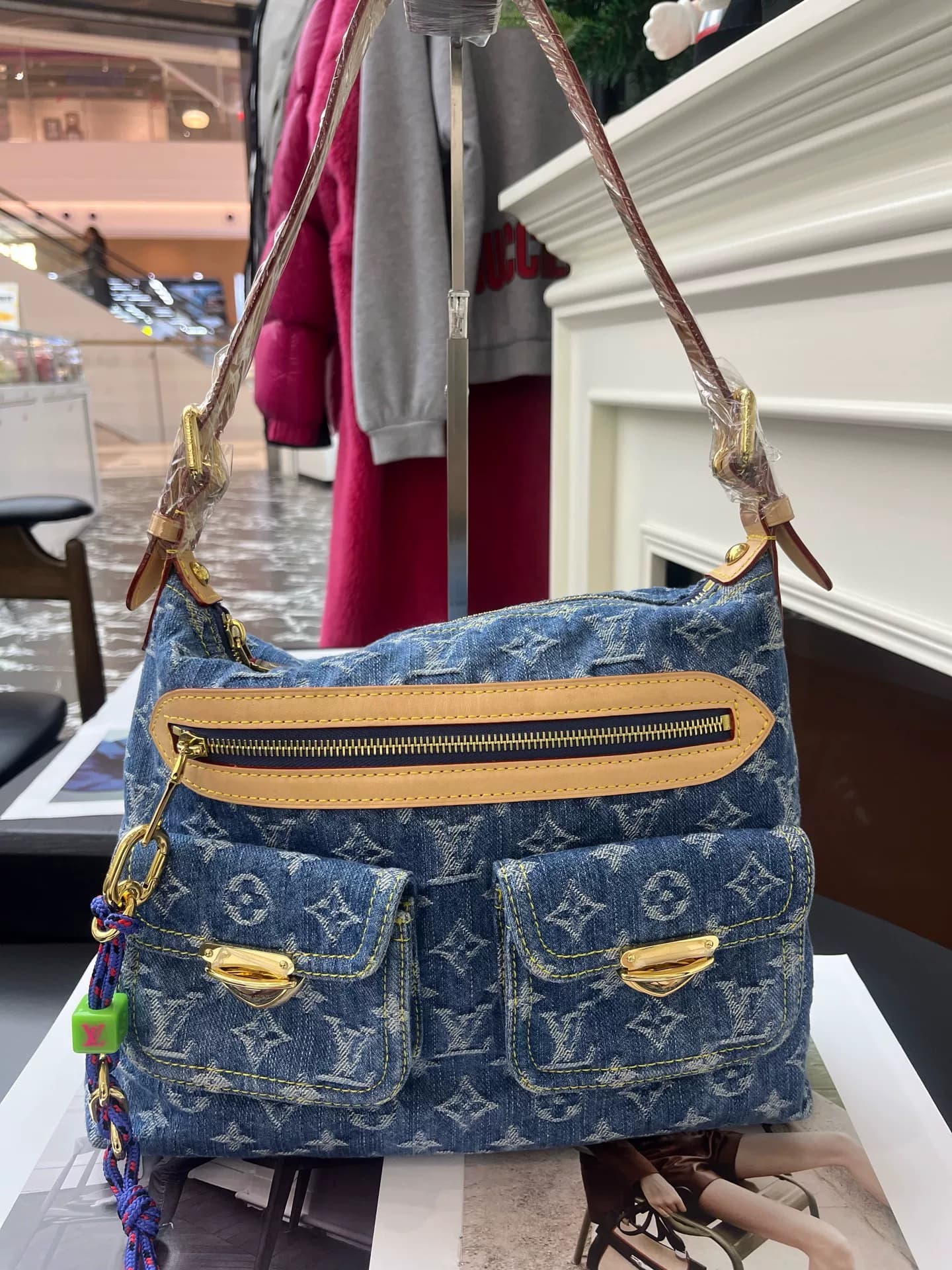 новинка 99 года от Louis Vuitton, мешковатая джинсовая сумка из денима на одно плечо, подмышечная сумка с линейкой чипов