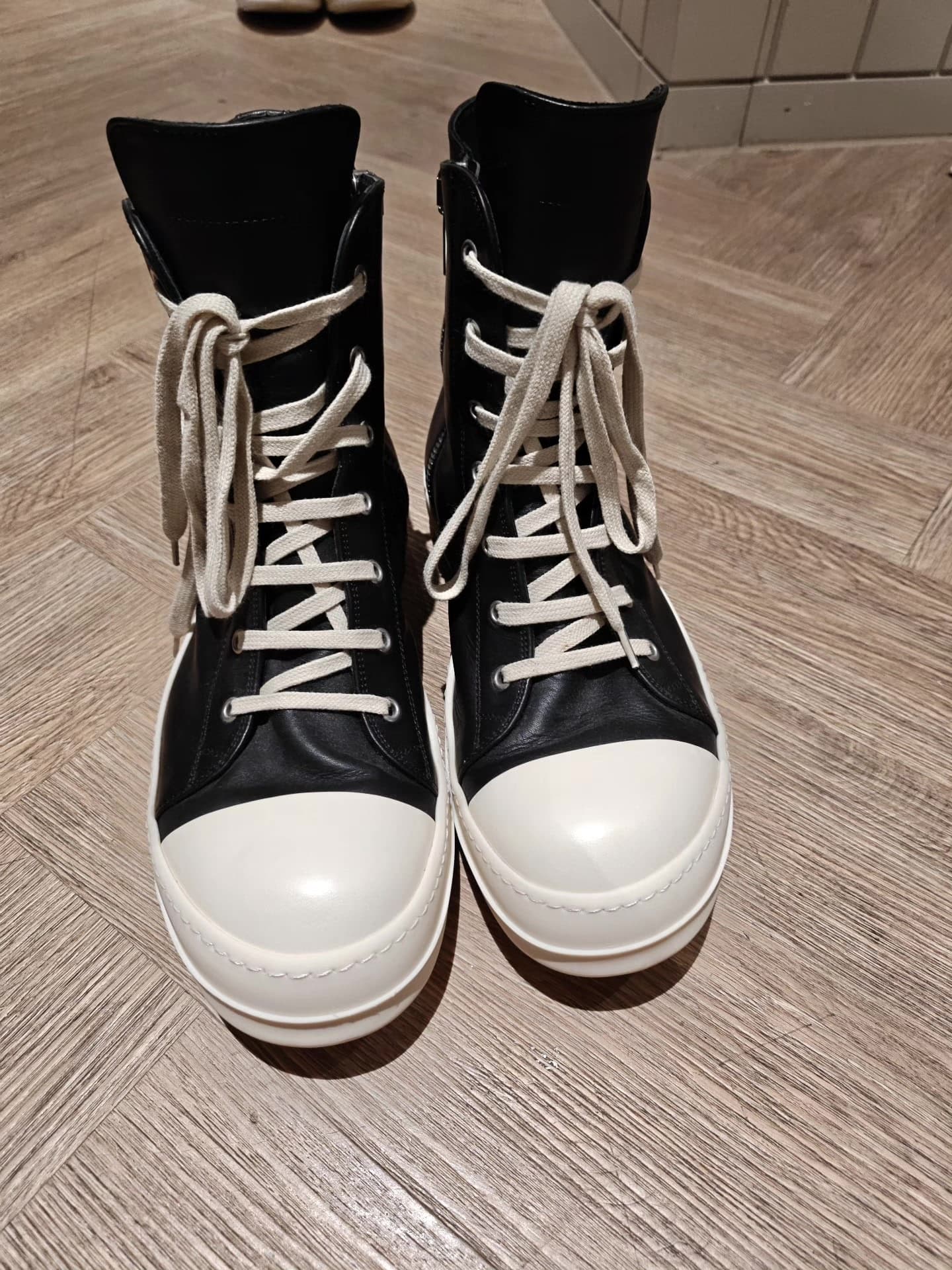 Классическая модель RickOwens main line US11, новинка за 9,99, которую еще не примеряли,