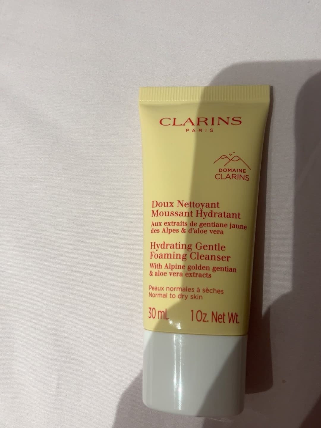 Совершенно новое мягкое пенящееся очищающее средство Clarins, 30 мл, также входит в комплект оригинальных средств для умывания