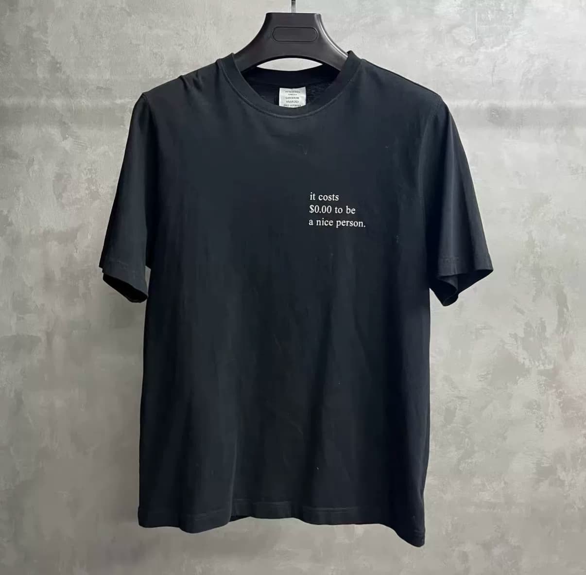 Классический черный слоган Vetements с коротким рукавом