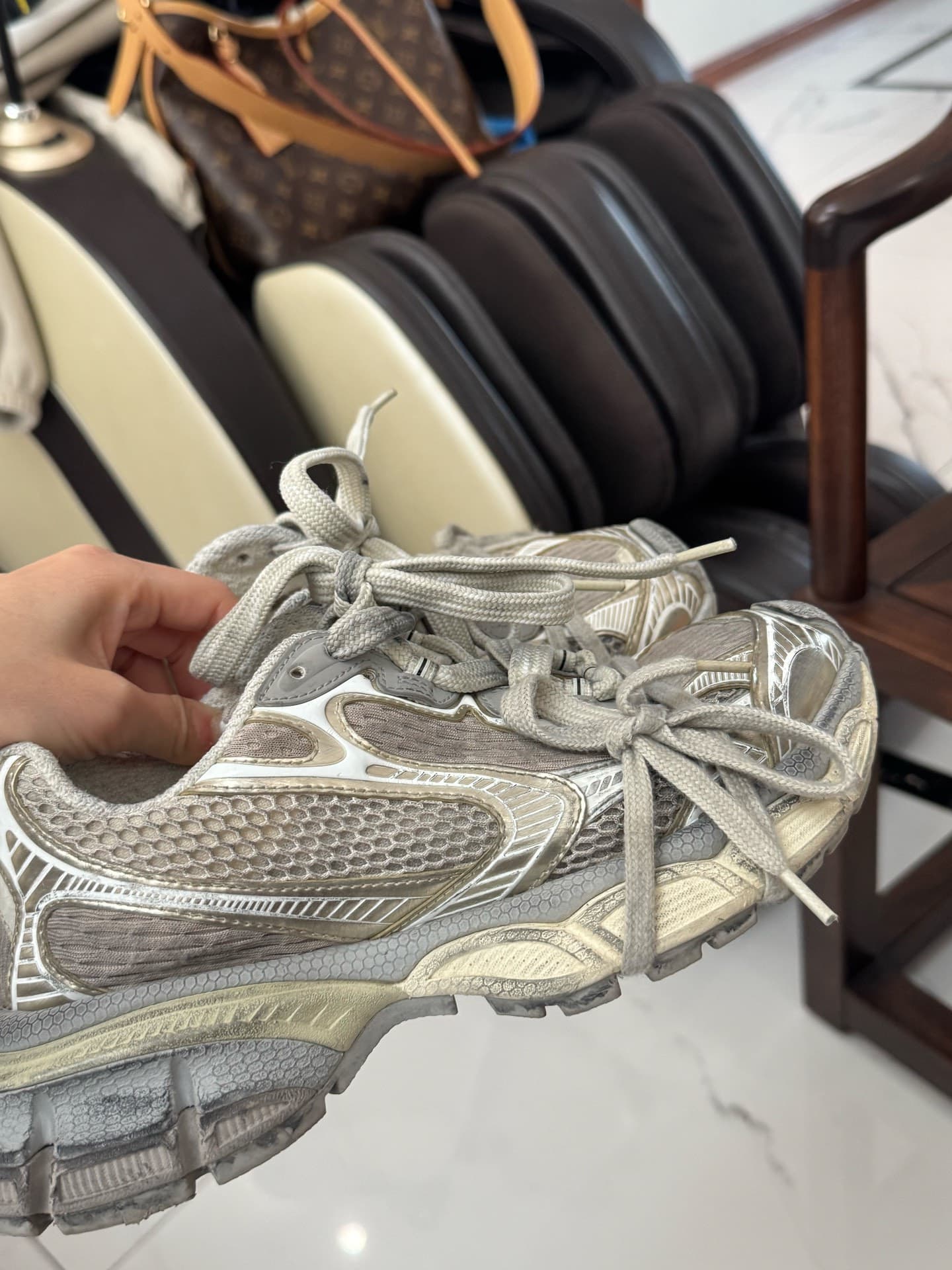 Размер 36 Balenciaga 3xl цвет как показано на картинке