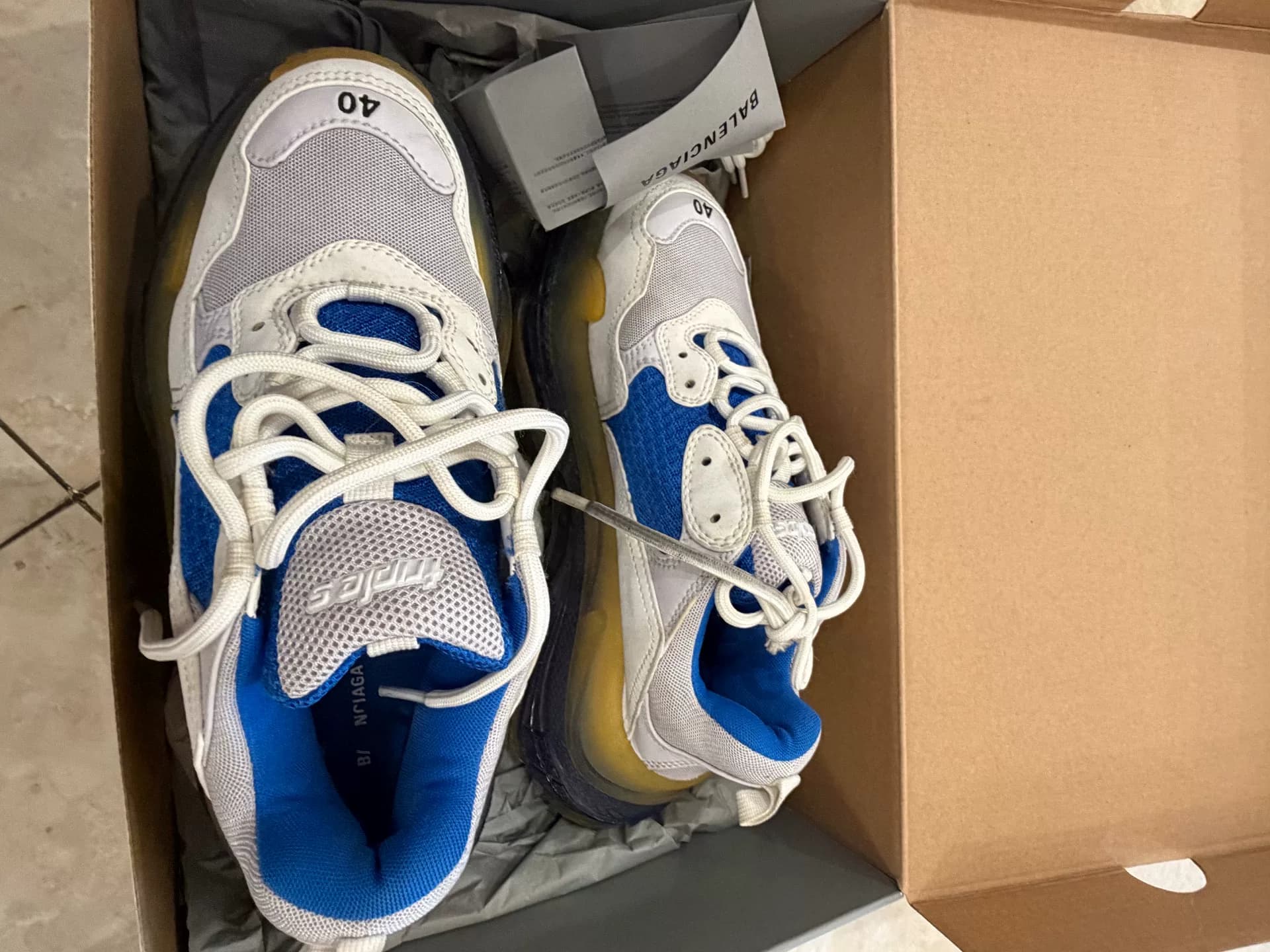 Кроссовки Balenciaga Balenciaga Triple S daddy в бело-голубой цветовой гамме