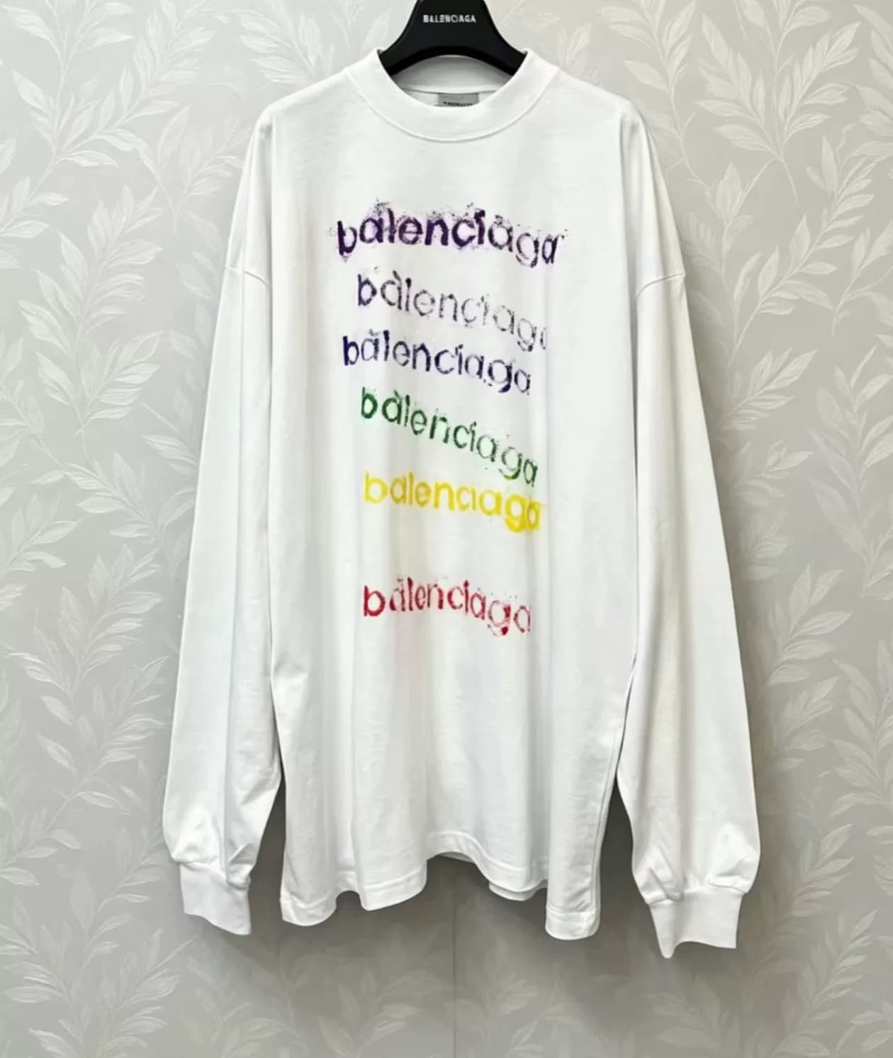 Футболка с длинными рукавами Balenciaga Balenciaga 26ss с радужными градиентными буквами Balenciaga 26ss
