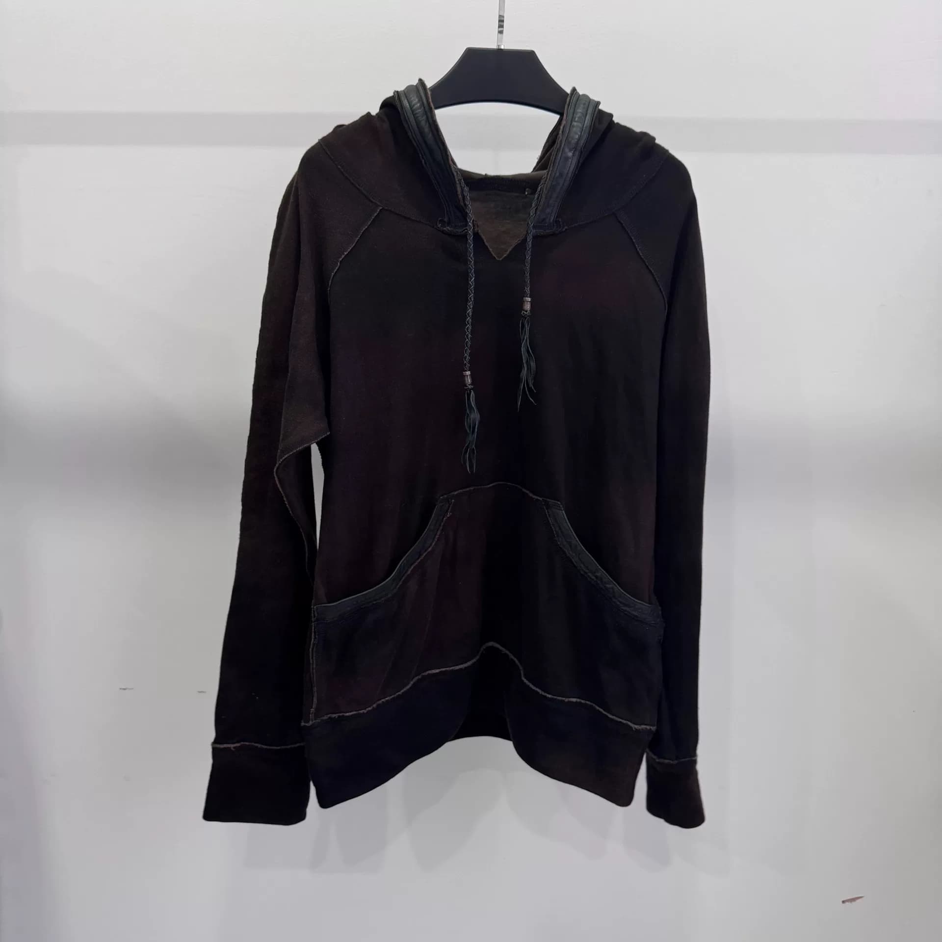 Свитер с капюшоном в японском визуальном стиле Independent 14th Black Wings Hoodie (трейлер)