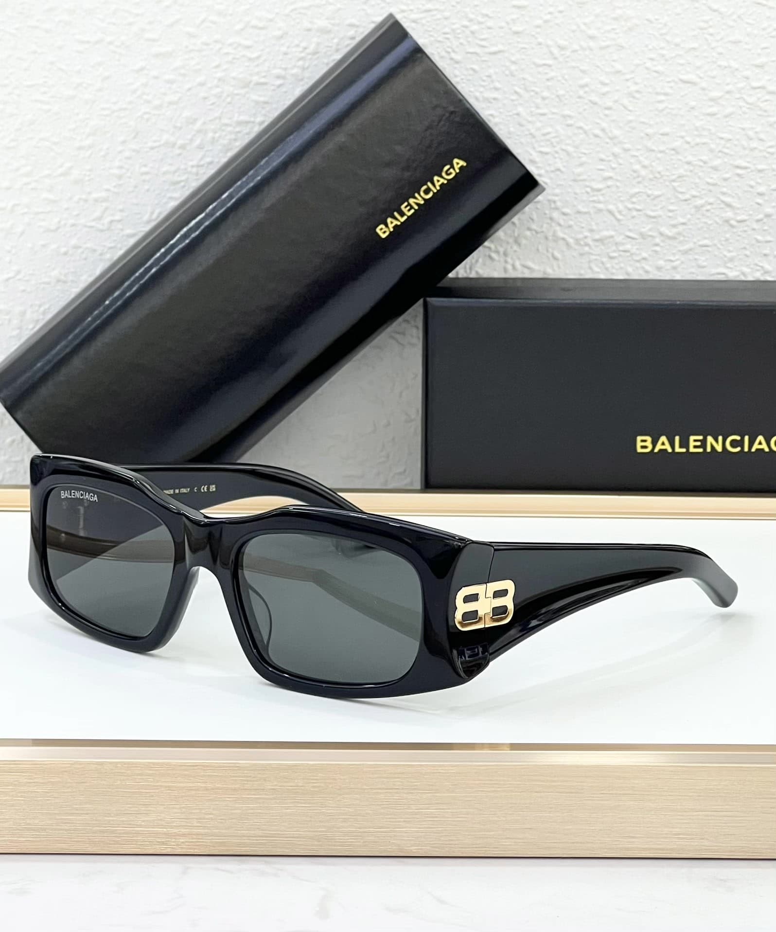 BALENCIAG* Парижская Вселенная BB0291