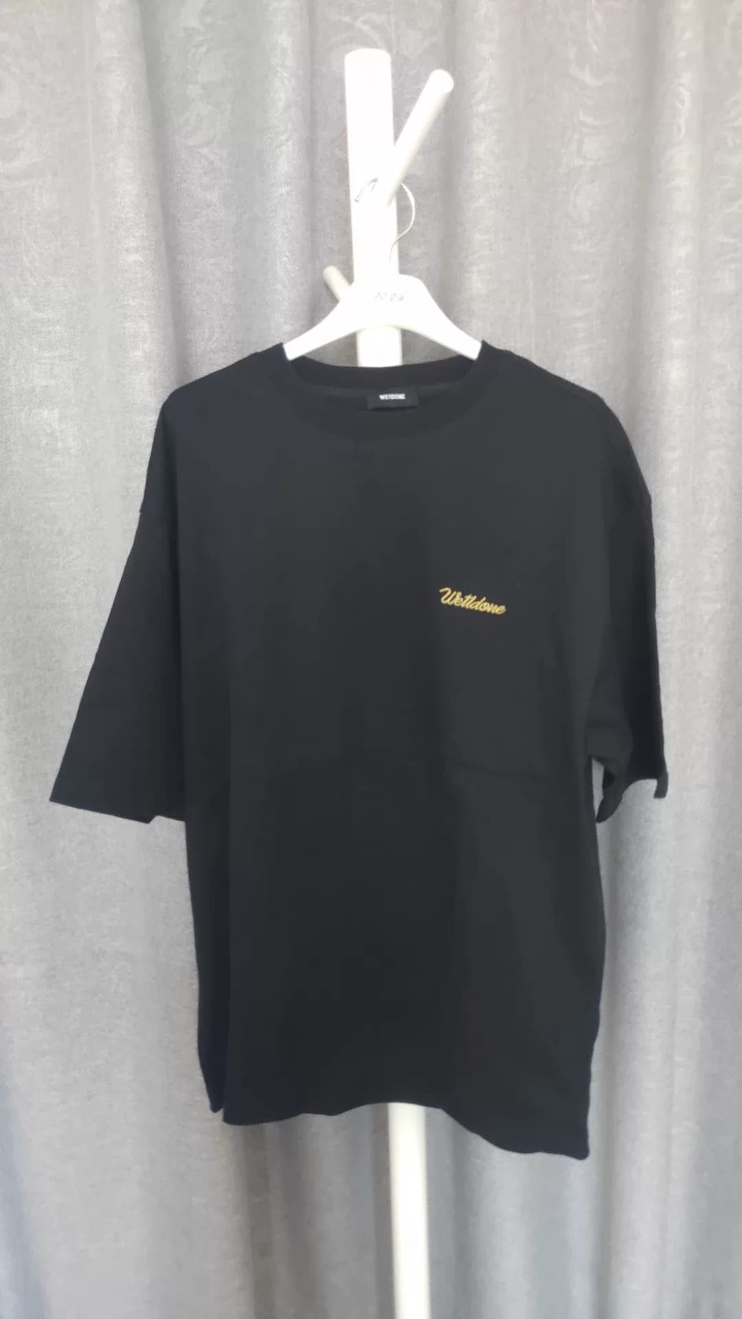 черная футболка vetements возврату не подлежит, за исключением true и false, и поддерживает идентификацию по коду M