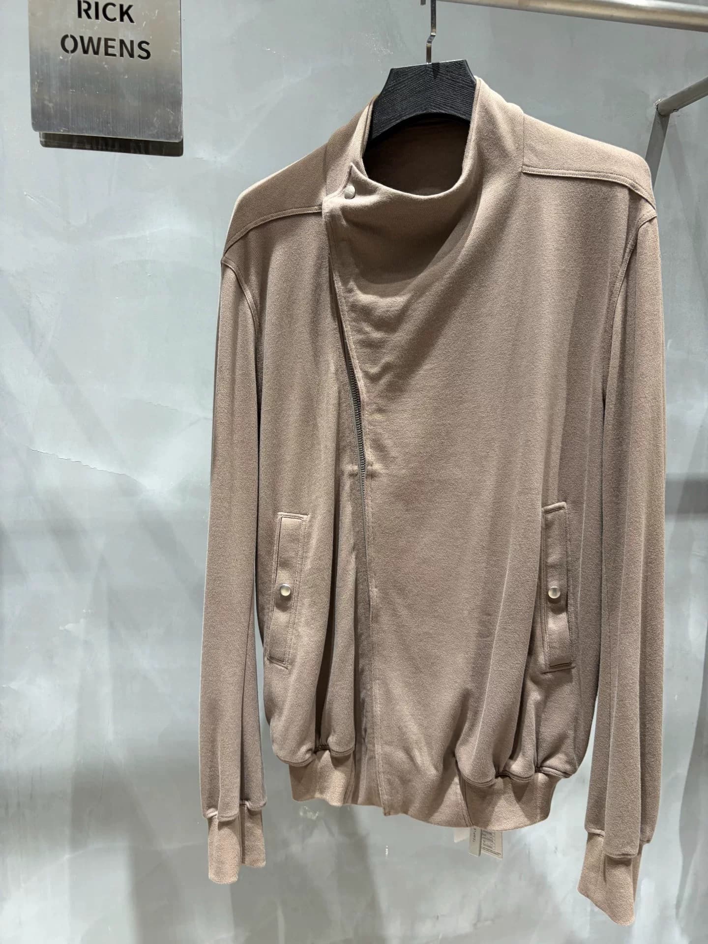 Совершенно новая мужская куртка на диагональной молнии от RICK OWENS с биркой