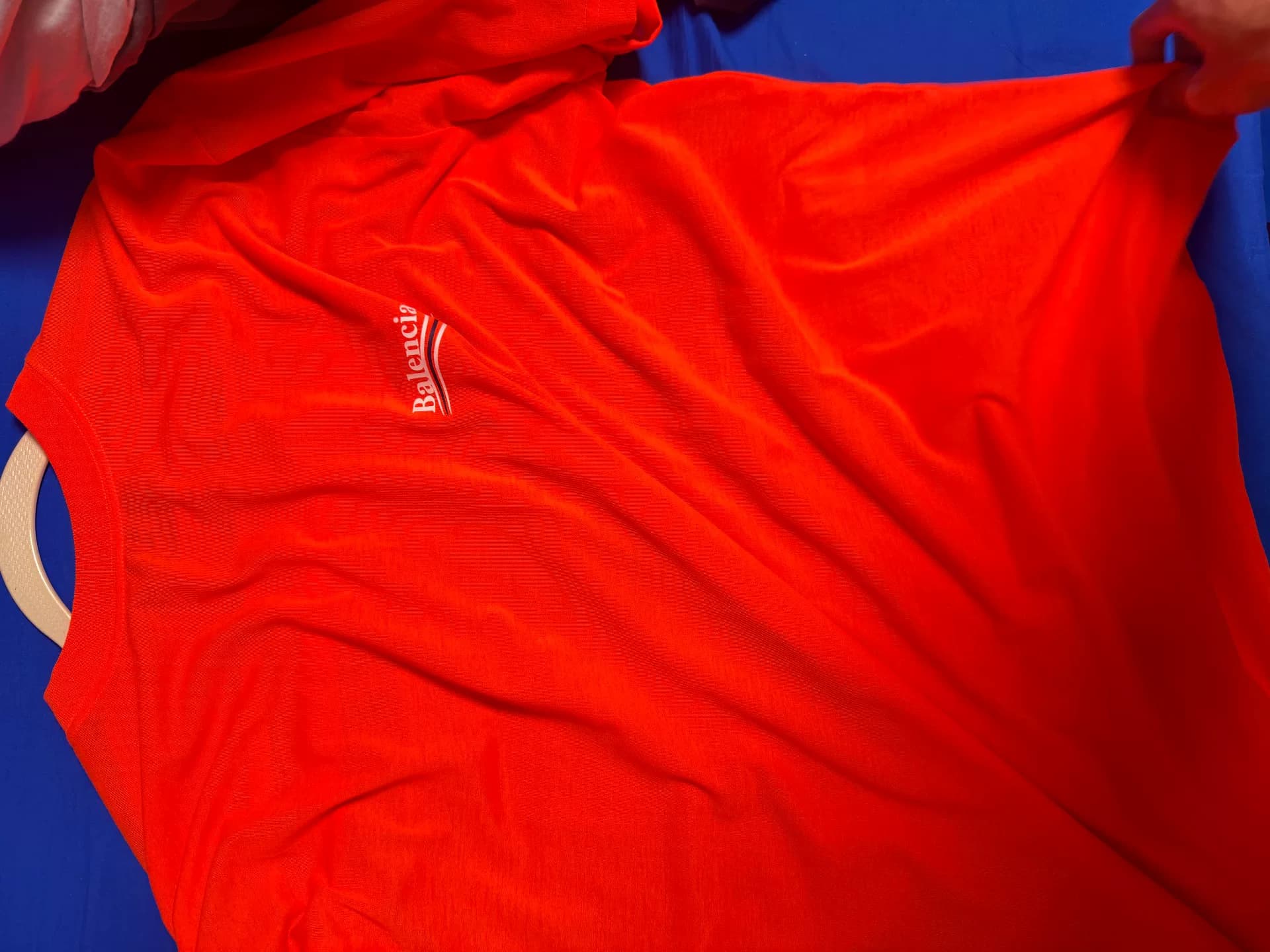 Оранжево-красное платье Balenciaga orange с короткими рукавами, купленное 4 года назад, совсем новое, можно сказать, что оно на 95% новое для ношения