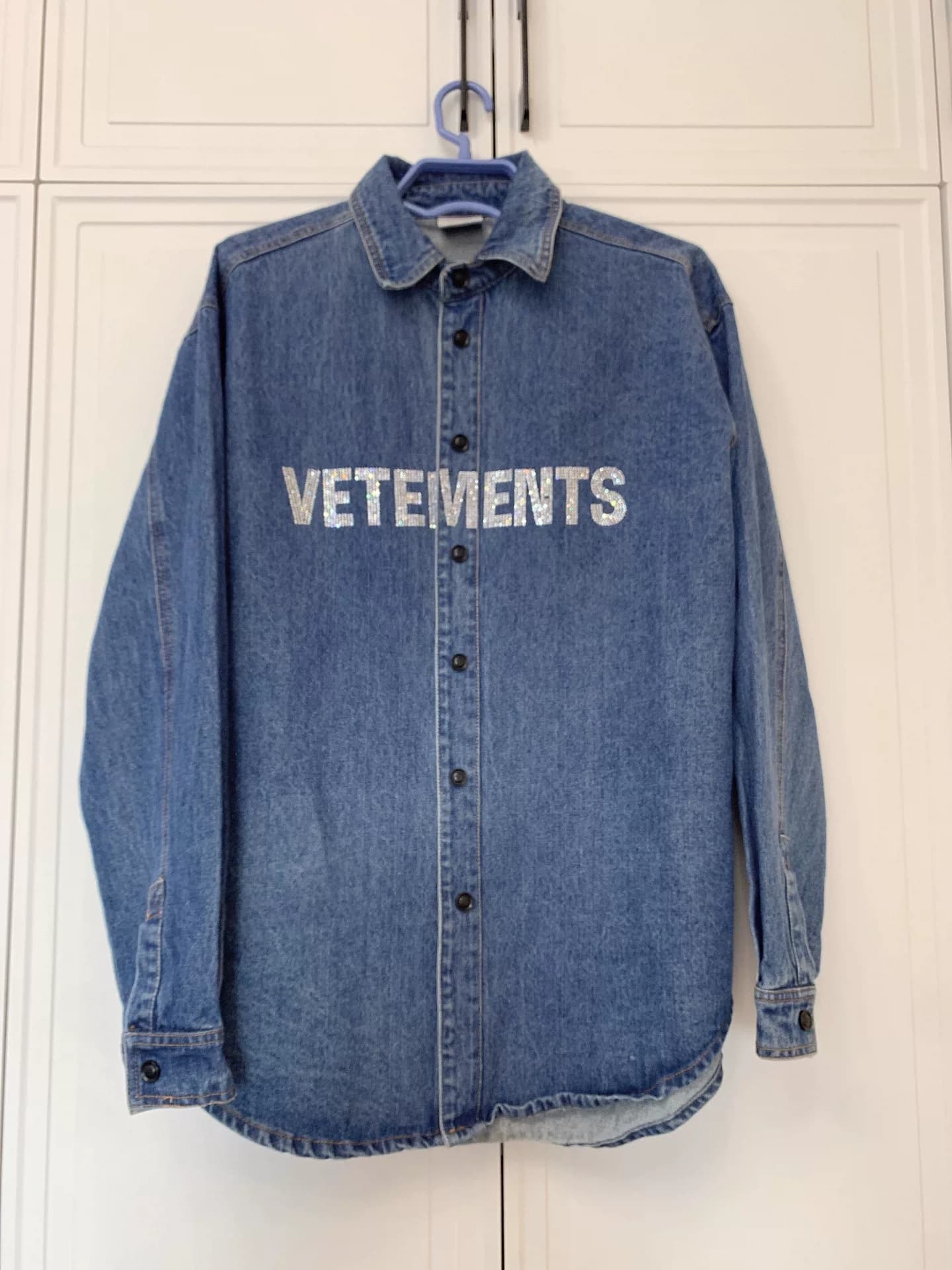 Новая джинсовая рубашка Vetements hot diamond из джинсовой ткани с бриллиантами