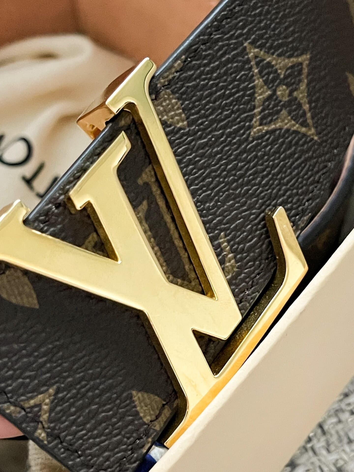 Подлинный, почти новый мужской ремень LV шириной 4,0 см, купленный на кассе торгового центра