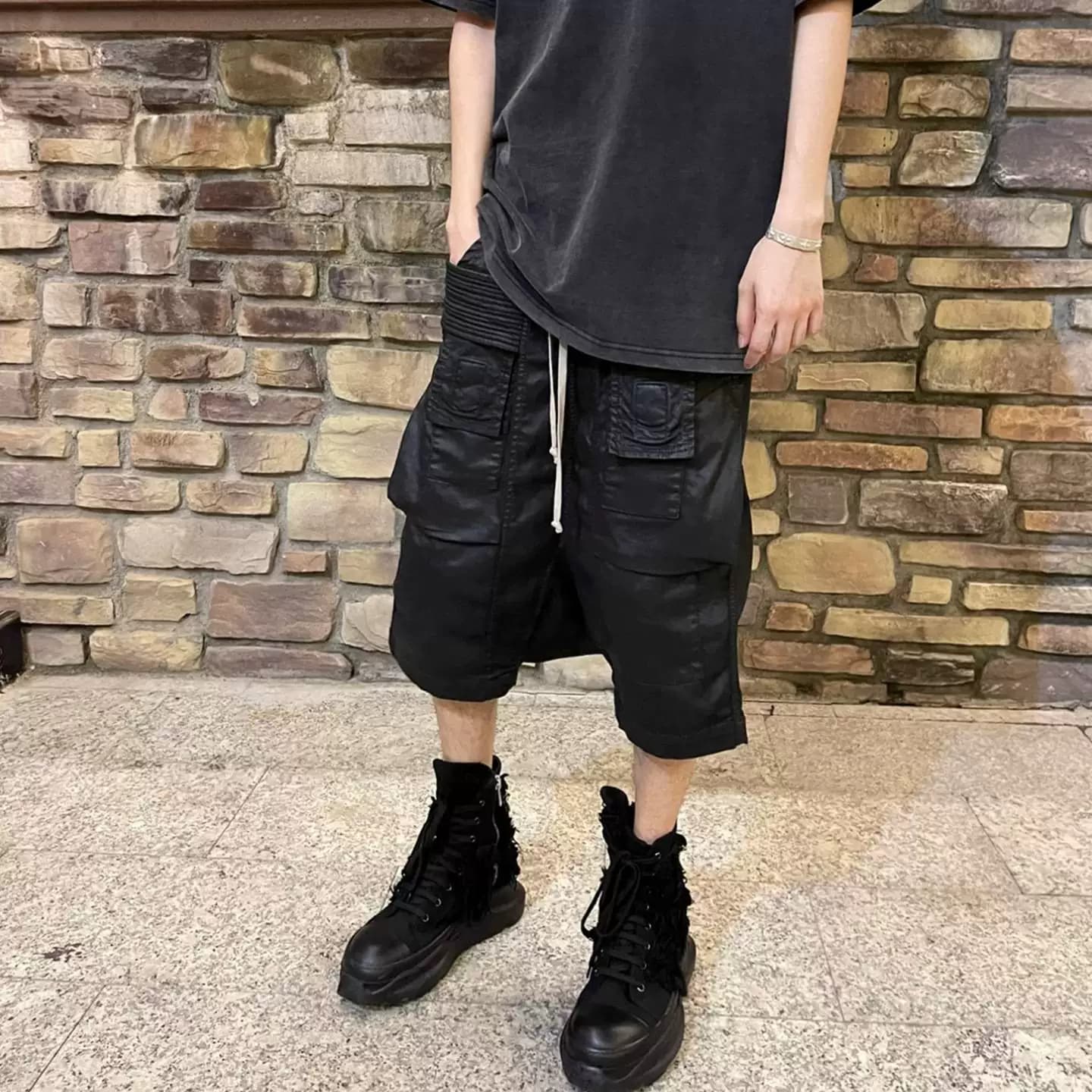 Шорты Rick Owens DRKSHDW 26SS с двойным кольцом и откидным карманом на вощеной резинке на талии
