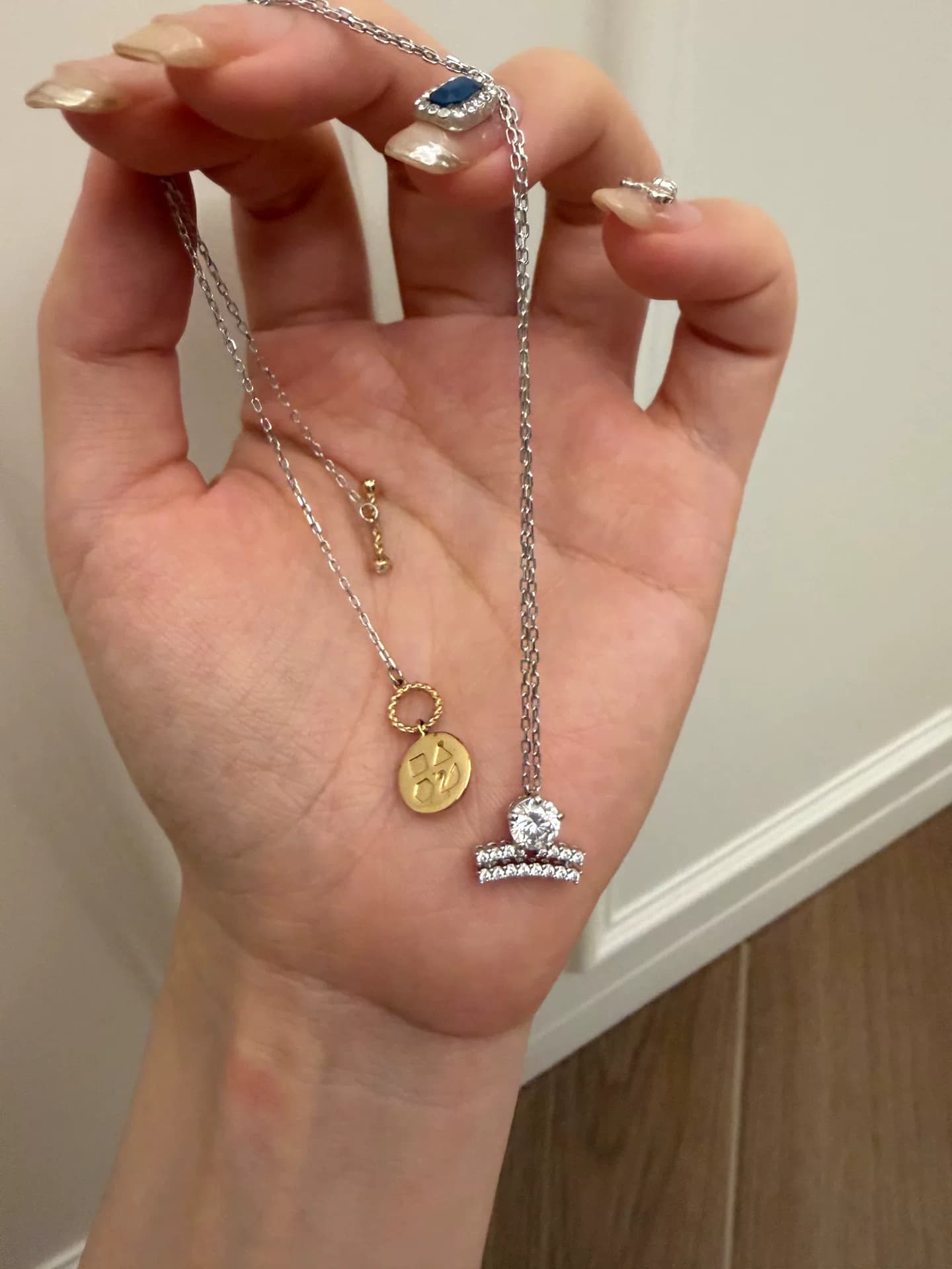 Колье Swarovski с созвездием Весов, купленное на прилавке в Великобритании, распродано~