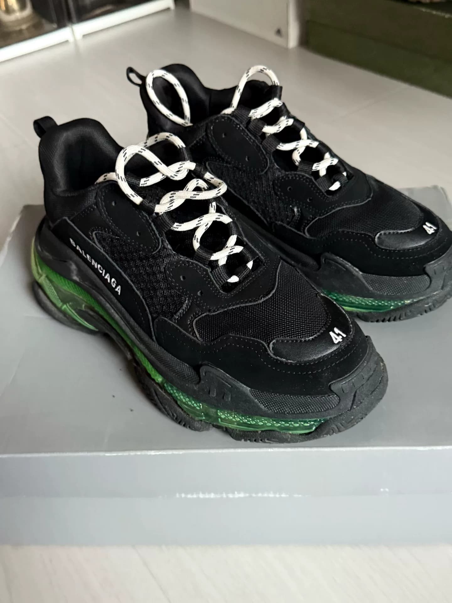 Balenciaga/Черно-зеленая подушка Balenciaga Triple S old