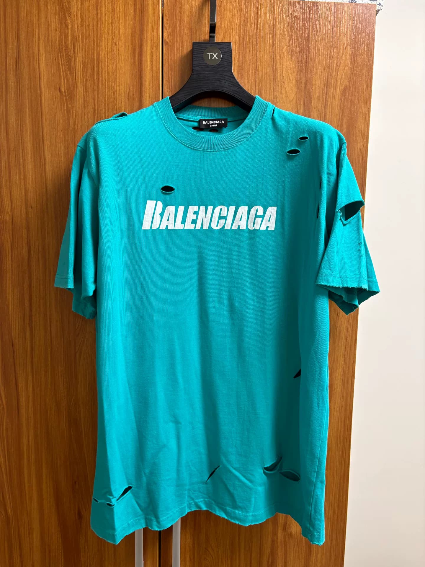 Совершенно новый Balenciaga Balenciaga старый рваный костюм с короткими рукавами размера L первоначальная цена 3