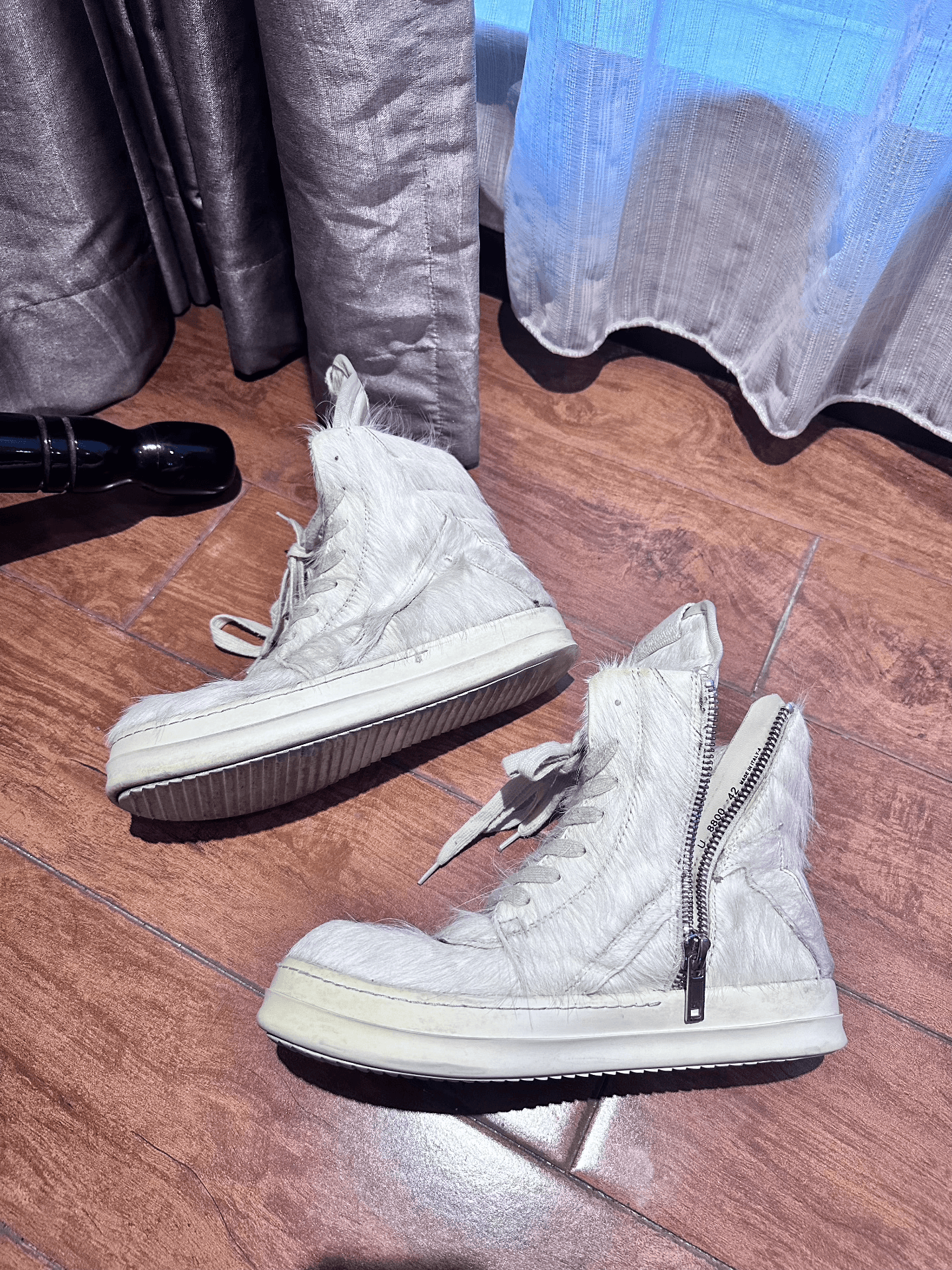 перевернутый треугольник с высоким верхом из белого конского волоса rickowens ro
