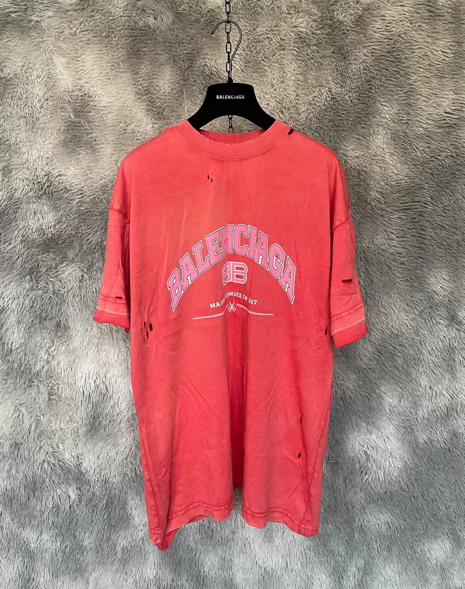 Balenciaga Balenciaga red Show В стиле старого разорванного двойного платья с короткими рукавами