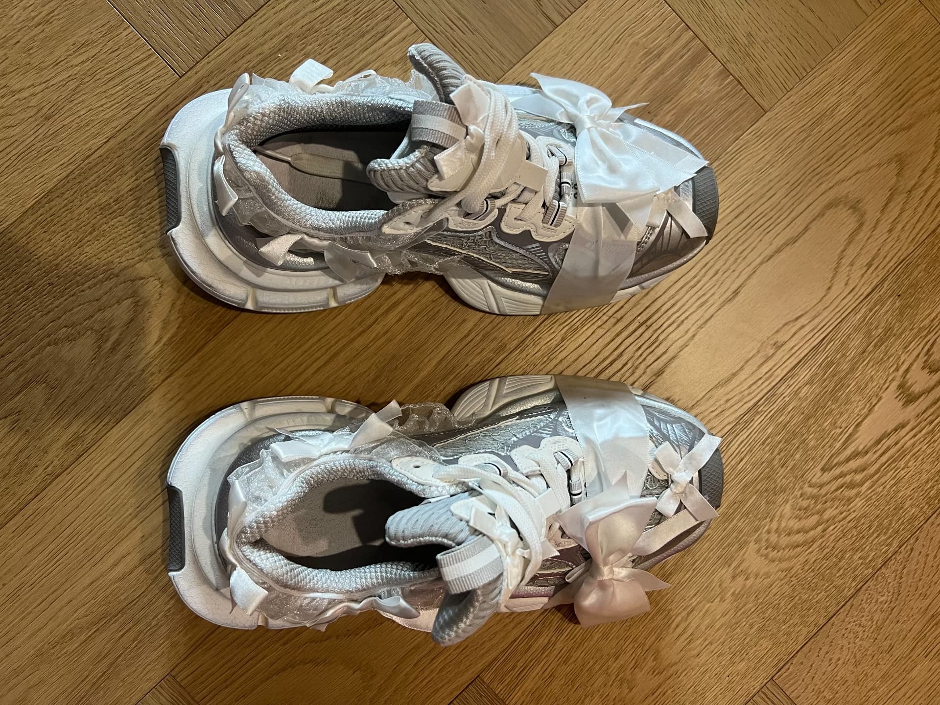 Почти новые женские кроссовки Balenciaga Balenciaga, серебристо-серые, размер обуви