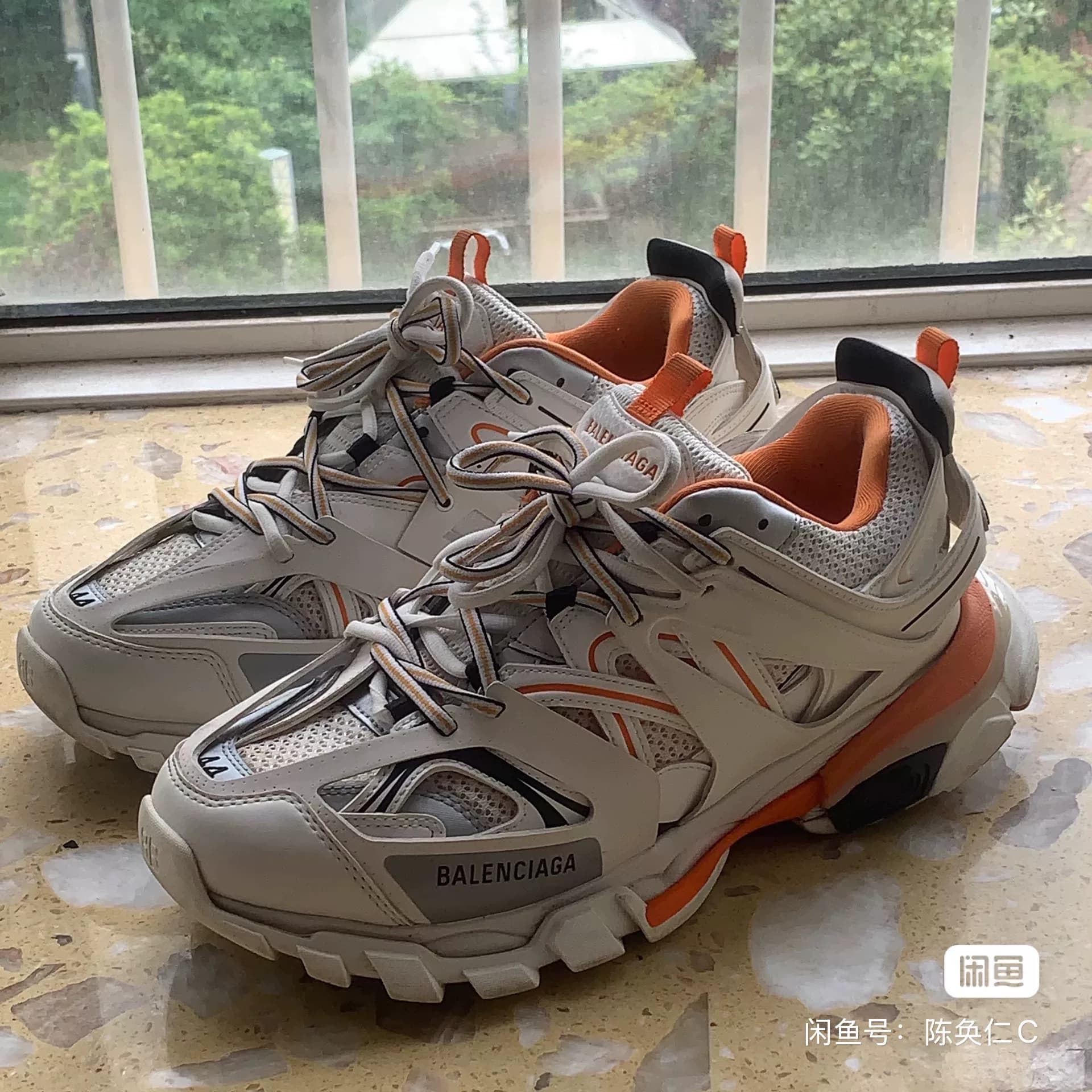 Спортивный костюм Balenciaga Track1.0 бело-оранжевый, размер 44